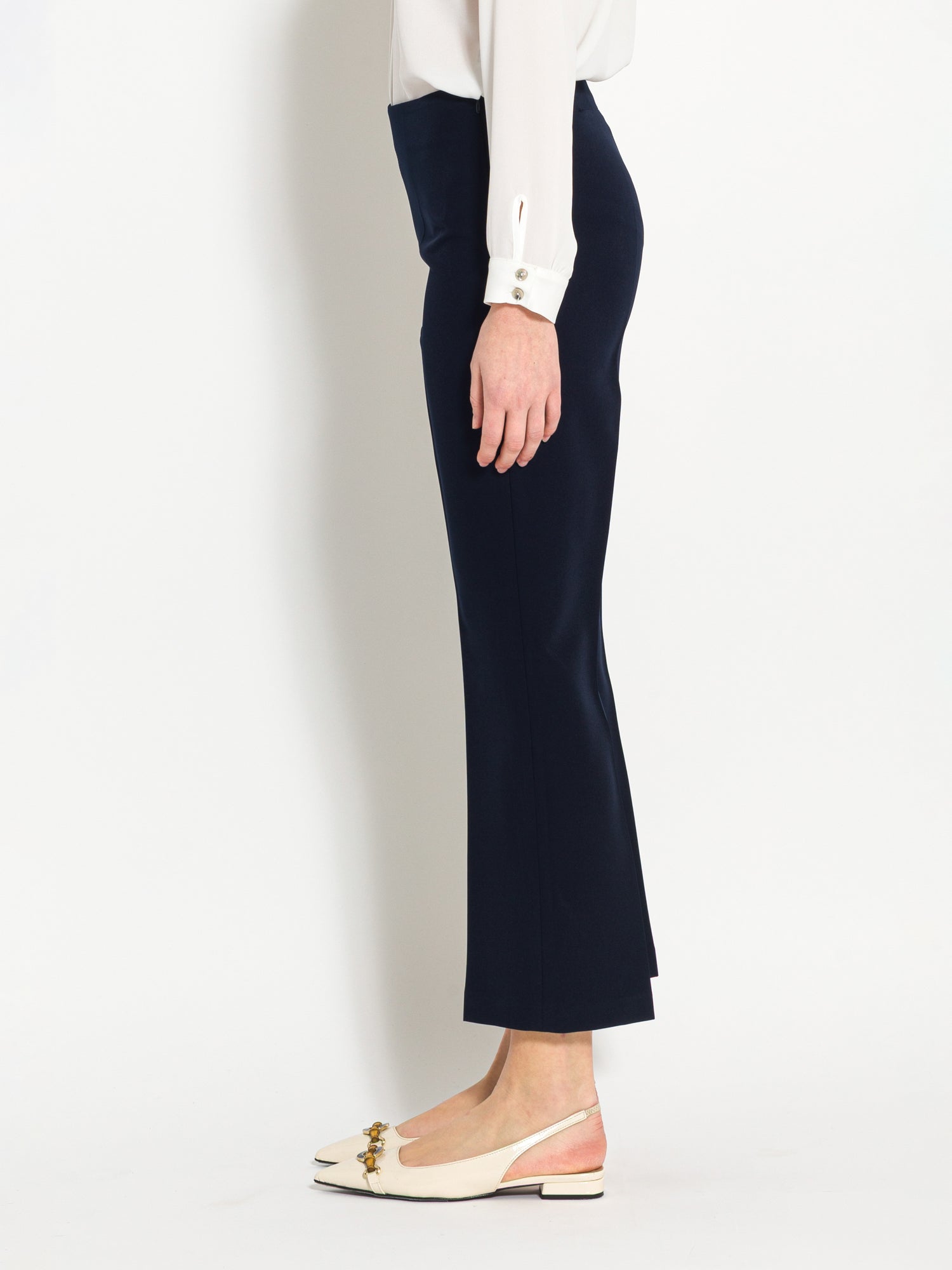 Pantalone in tessuto tecnico diagonale a trombetta - Compagnia Italiana