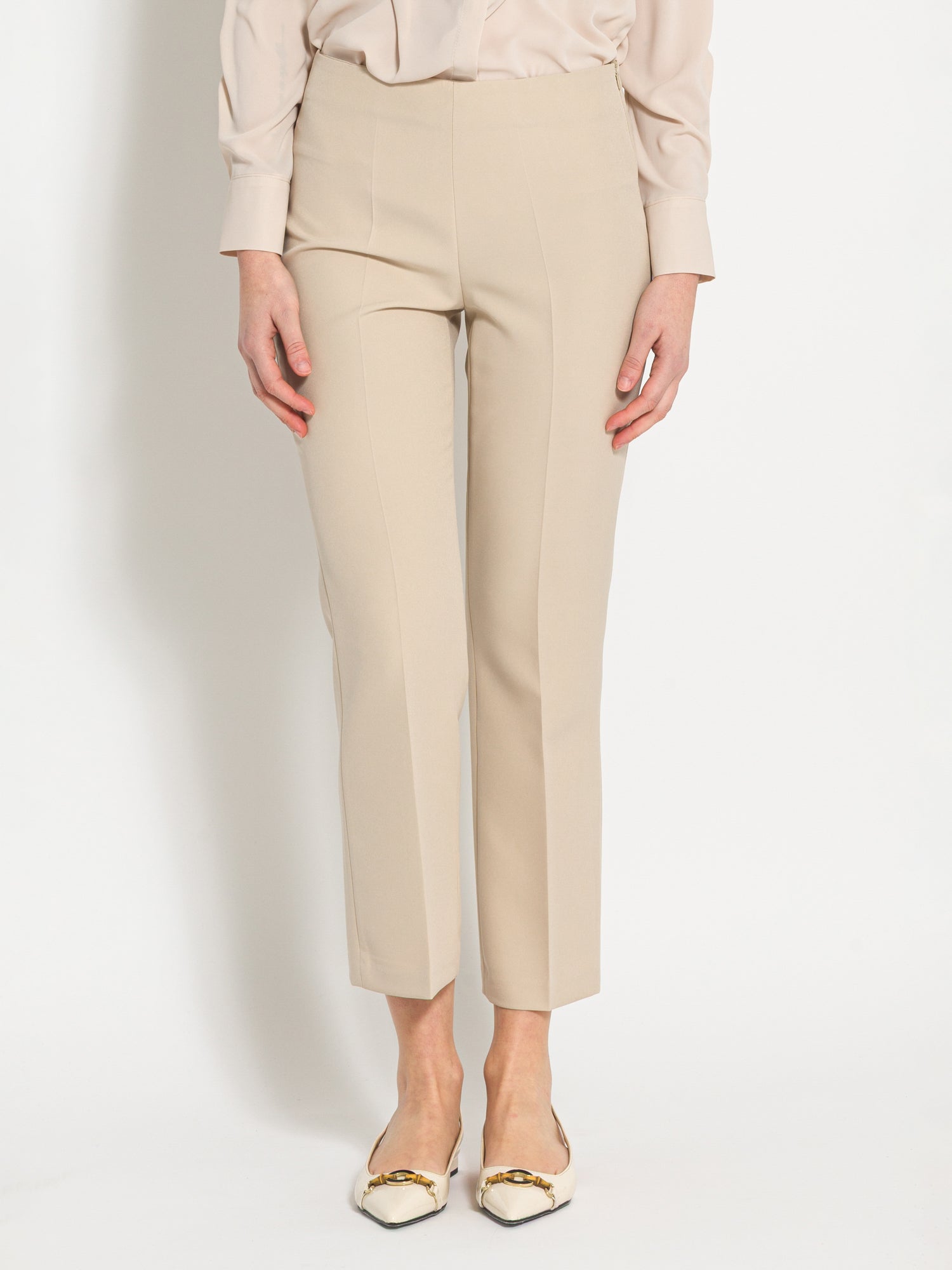 Pantalone in tessuto tecnico diagonale a trombetta - Compagnia Italiana