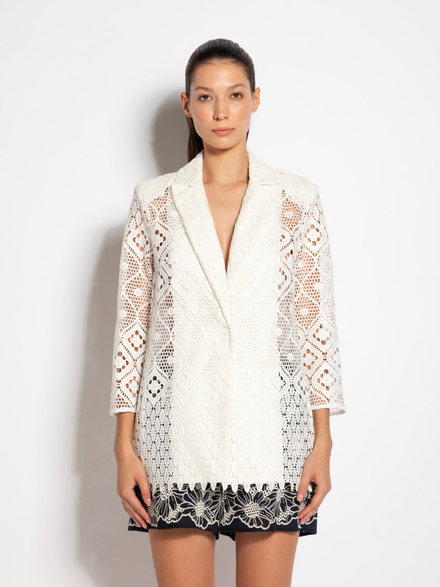 Giacca monopetto in tessuto macrame con paillettes - Compagnia Italiana