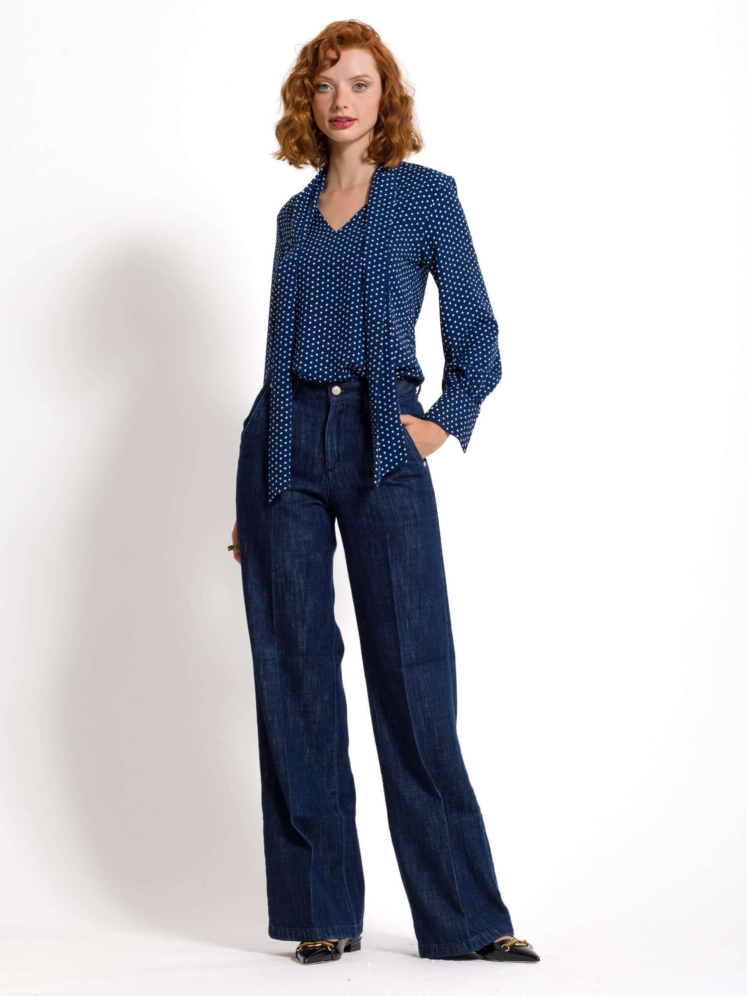 Blusa in georgette con sciarpa - Compagnia Italiana