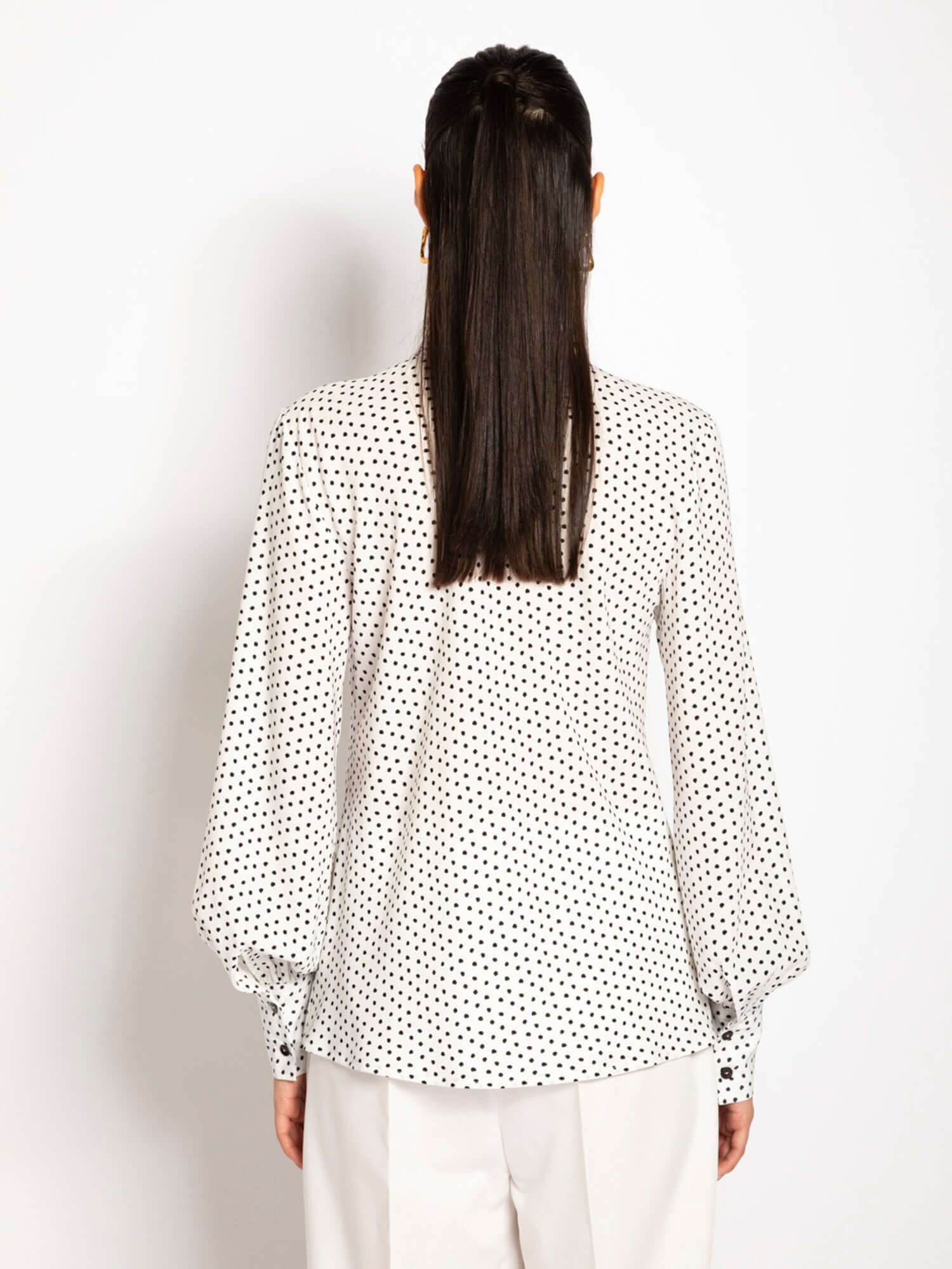 Blusa in georgette con sciarpa - Compagnia Italiana