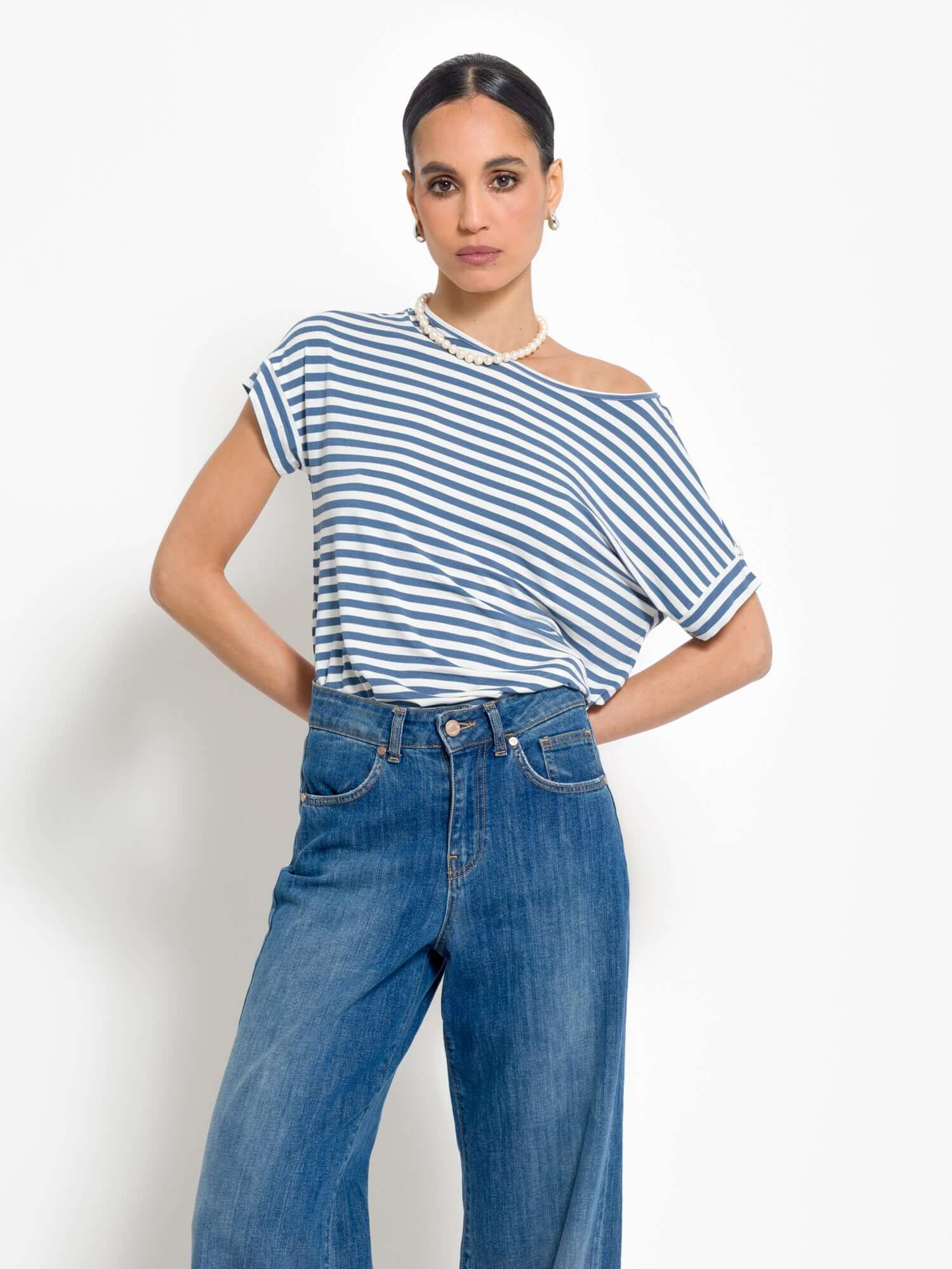 Striped half-sleeve T-shirt