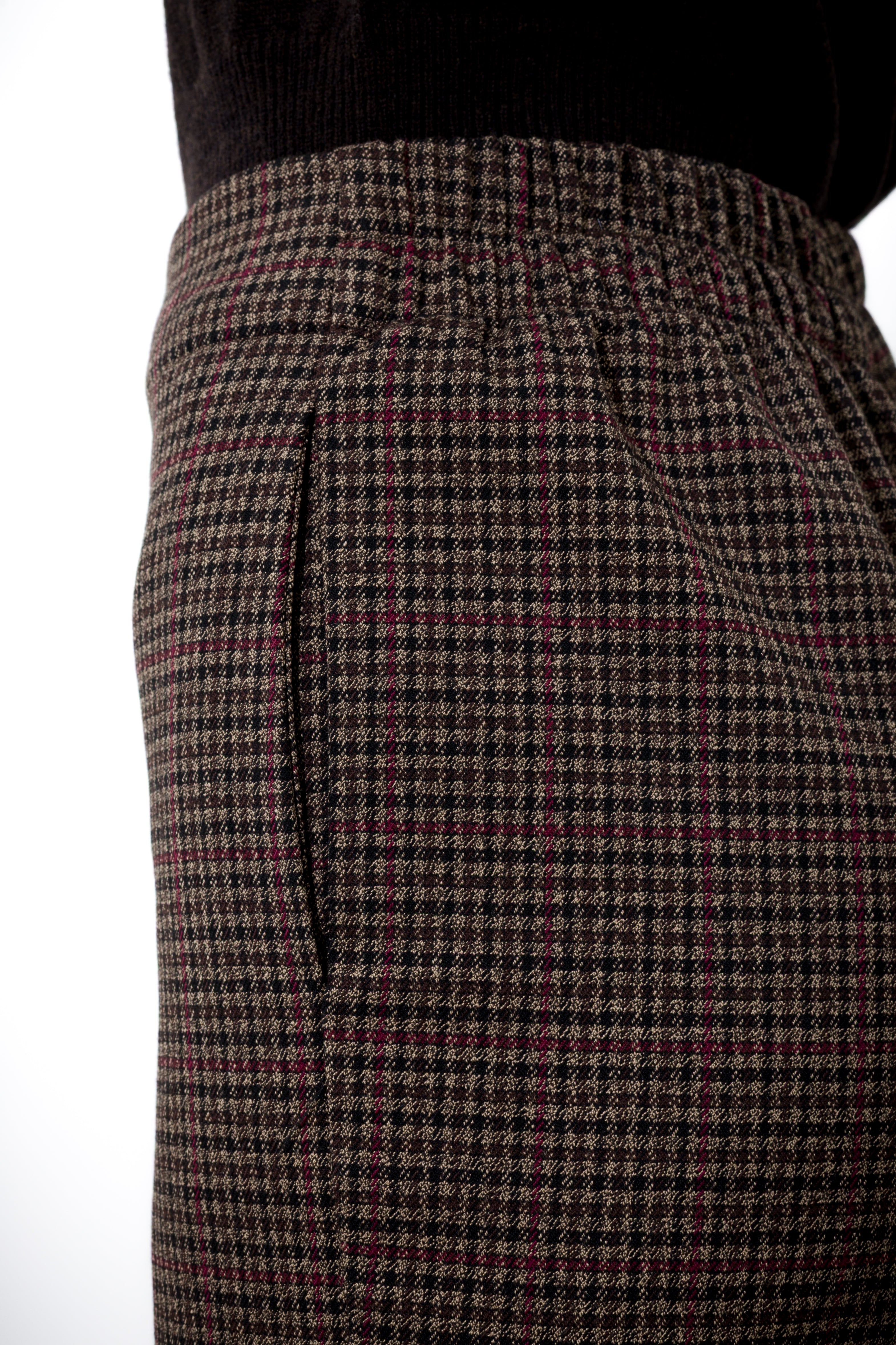 Pantalone con risvolto pied de poule