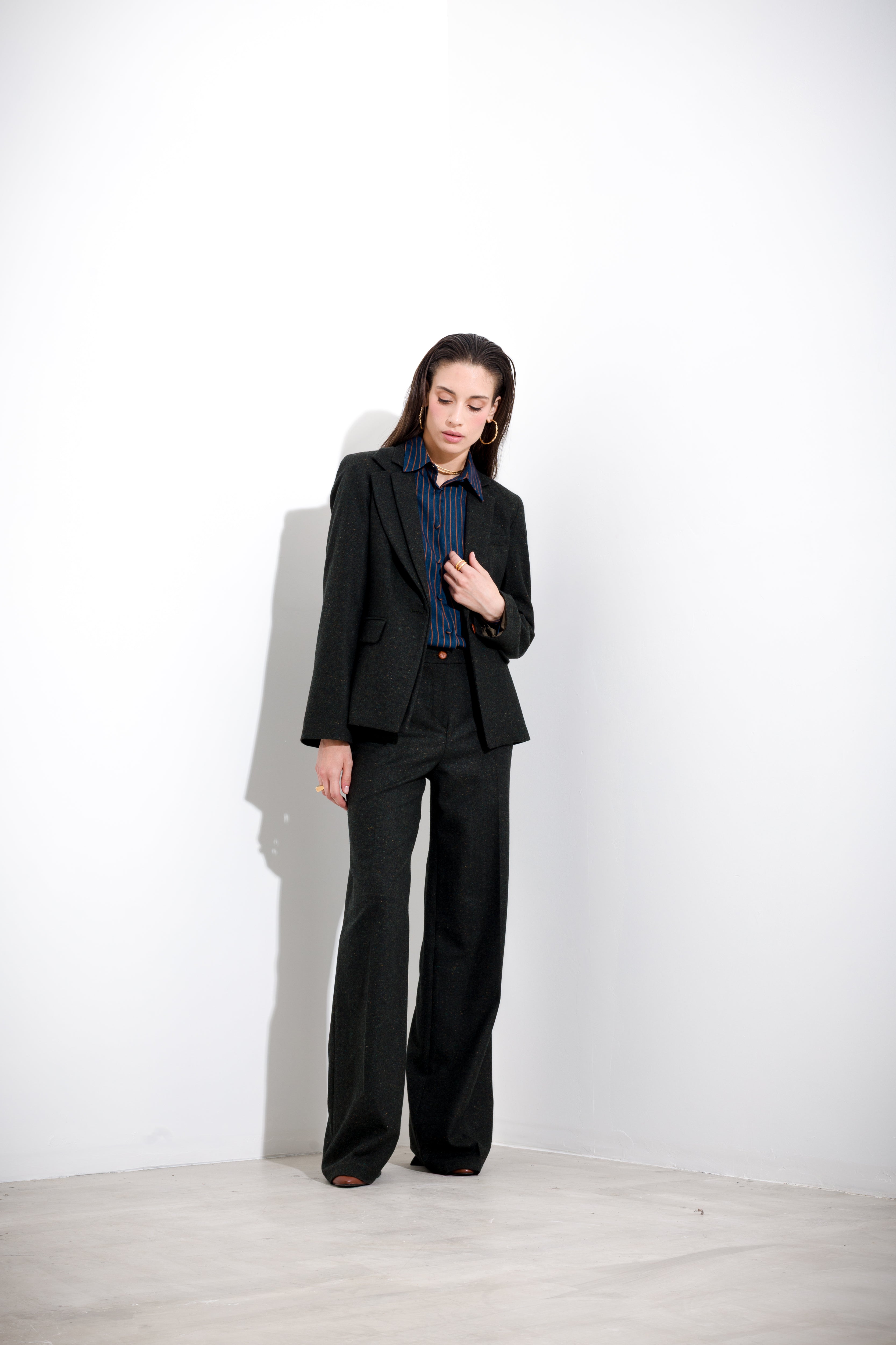 Single-breasted wool and silk buttoned jacket