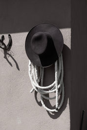 Cappello a tesa larga in feltro
