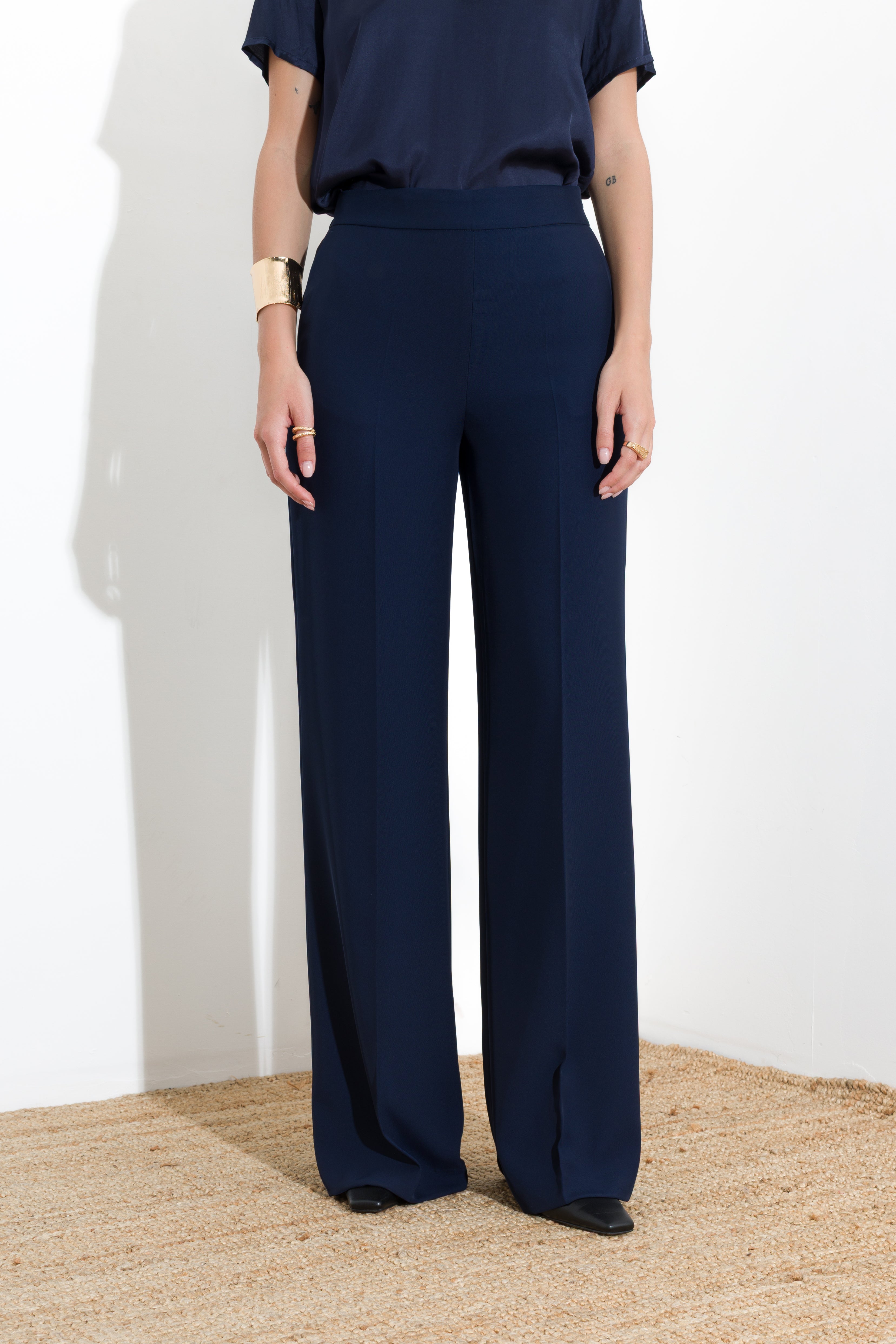 Diagonal fluid trousers