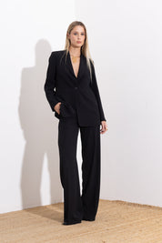 Single-breasted jacket in flowing diagonal