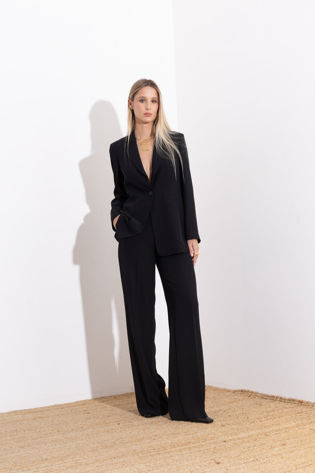 Single-breasted jacket in flowing diagonal