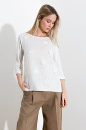 Maglia in misto lino e applicazioni