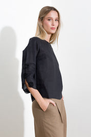Maglia in misto lino con applicazioni