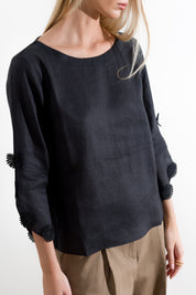 Maglia in misto lino con applicazioni