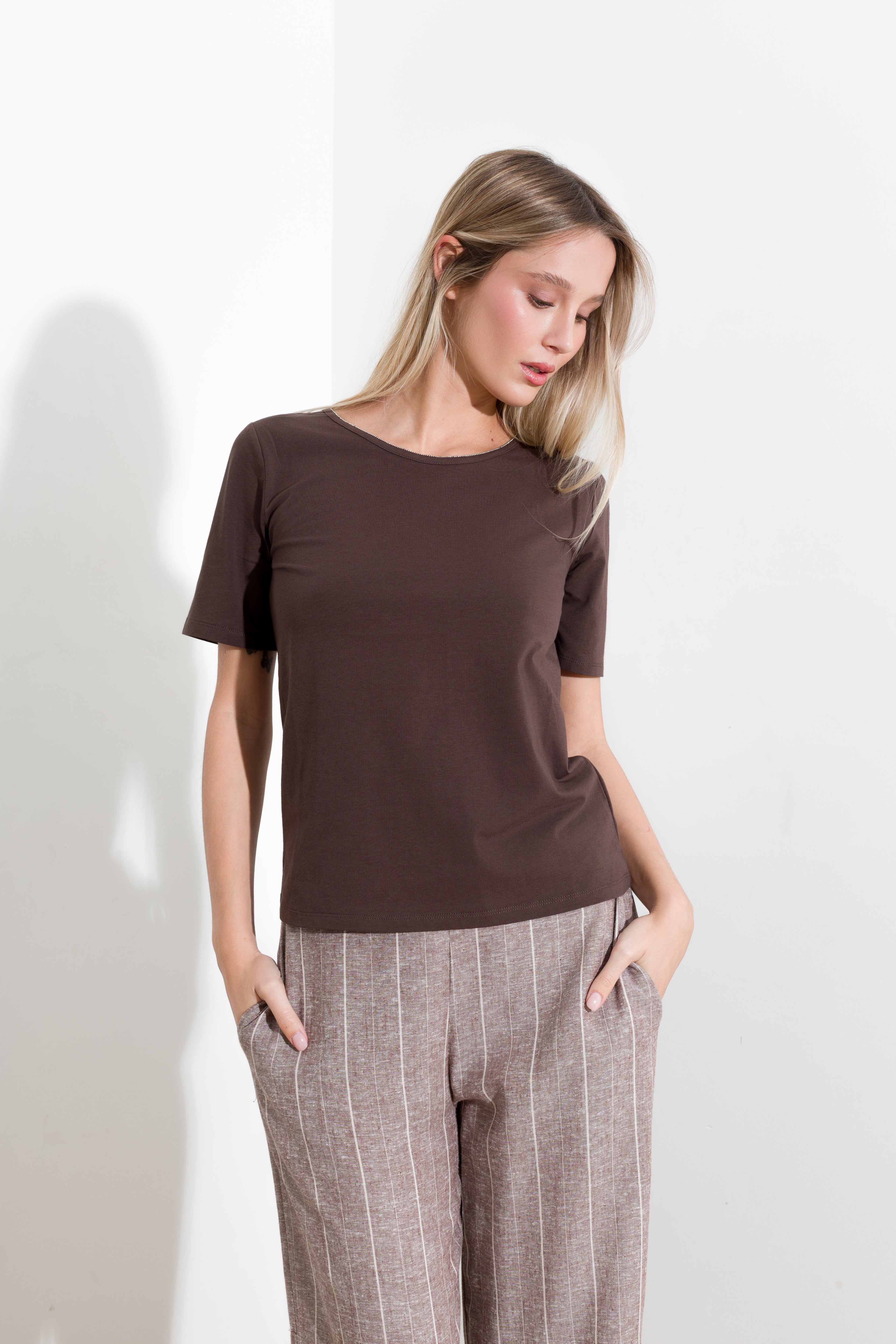 T-shirt in cotone con micro catena