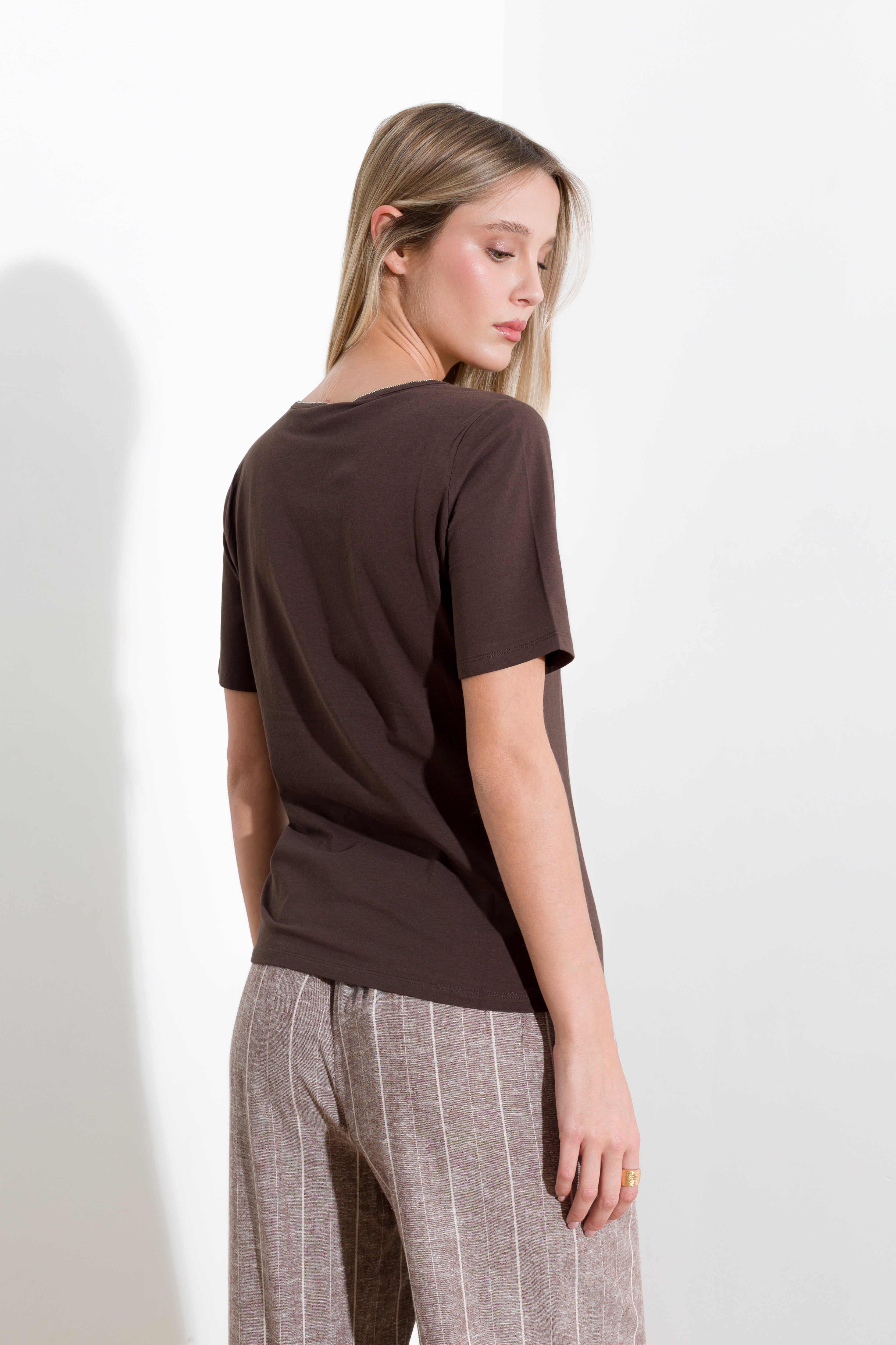 T-shirt in cotone con micro catena