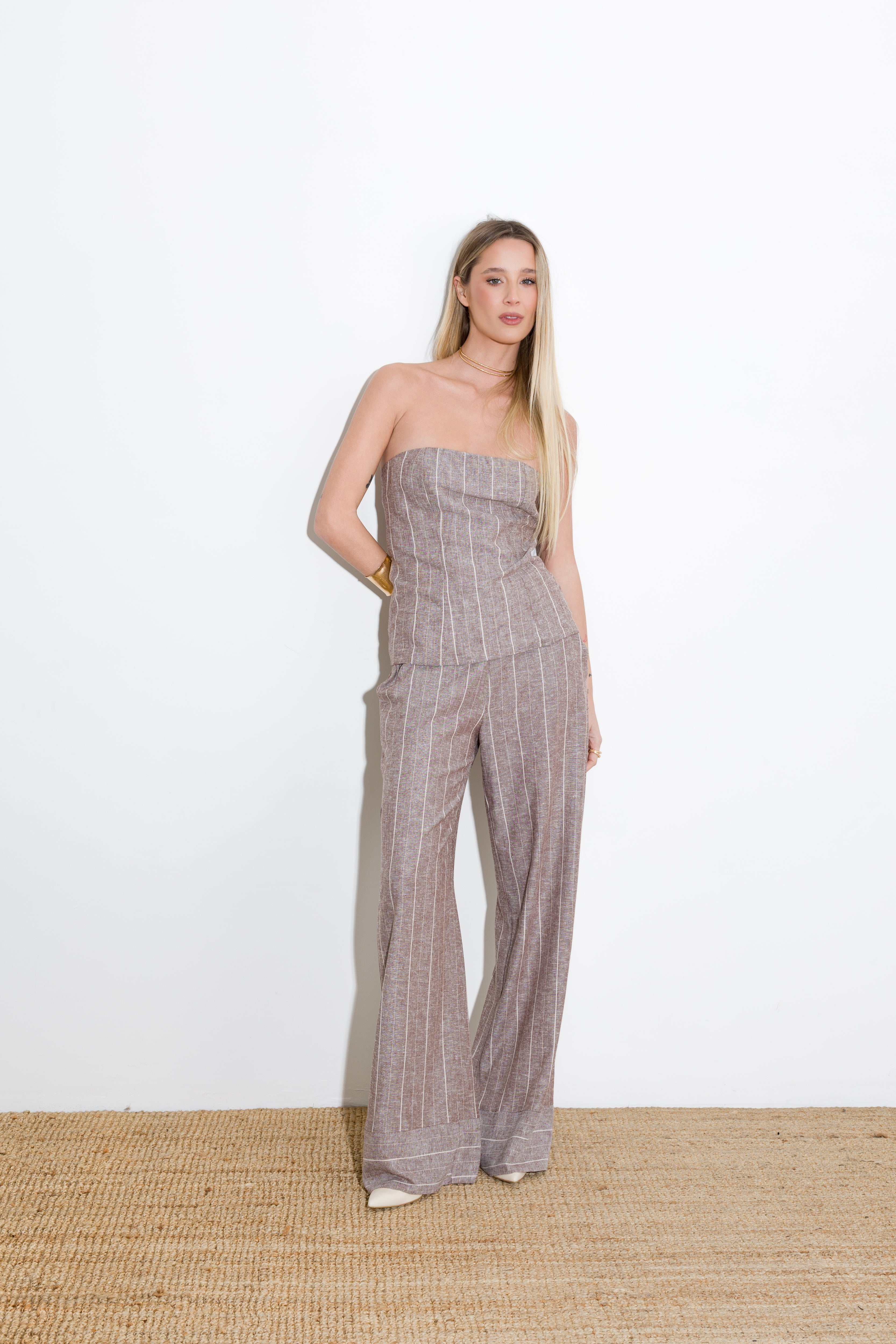 Pinstriped top in viscose and linen