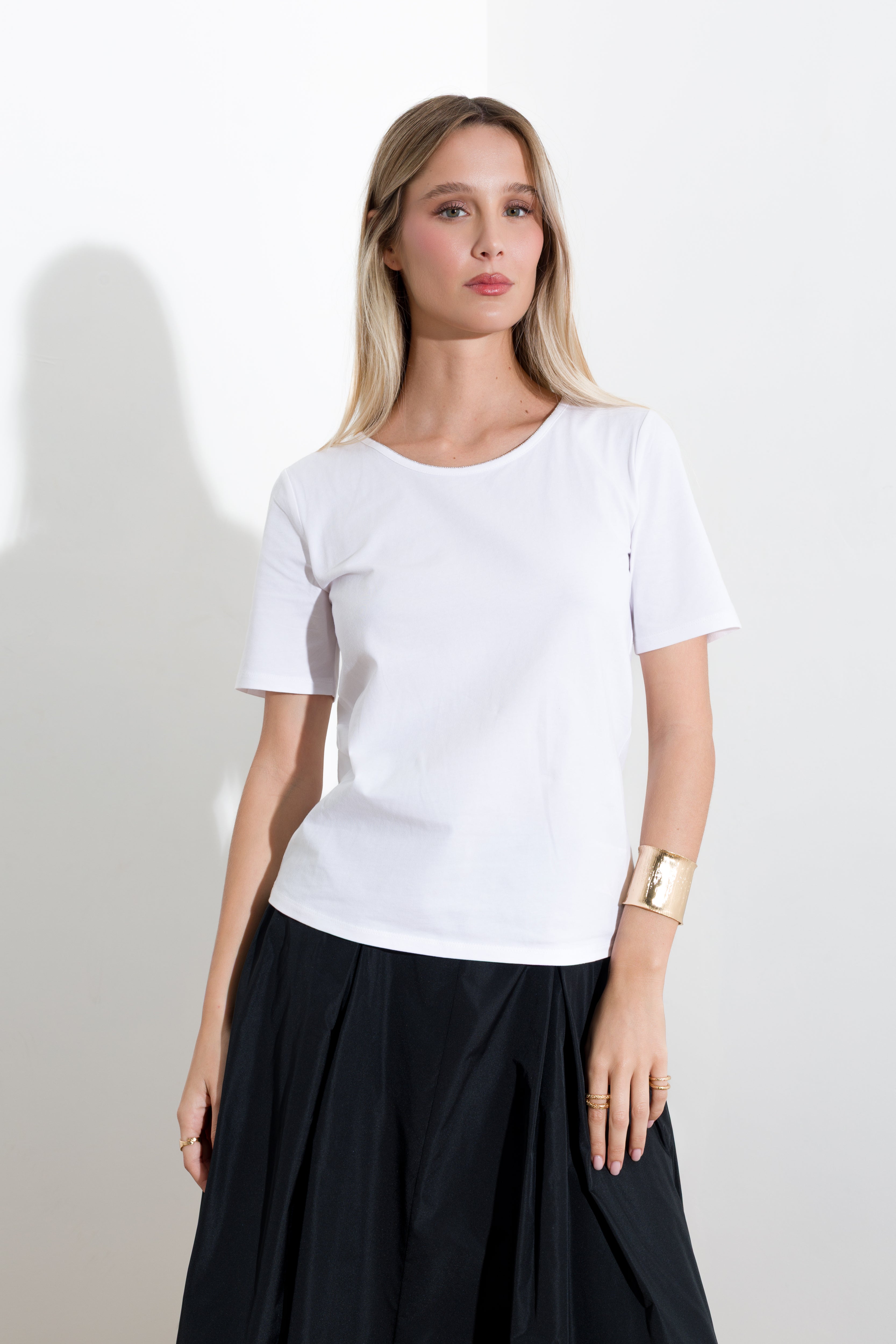 T-shirt in cotone con micro catena