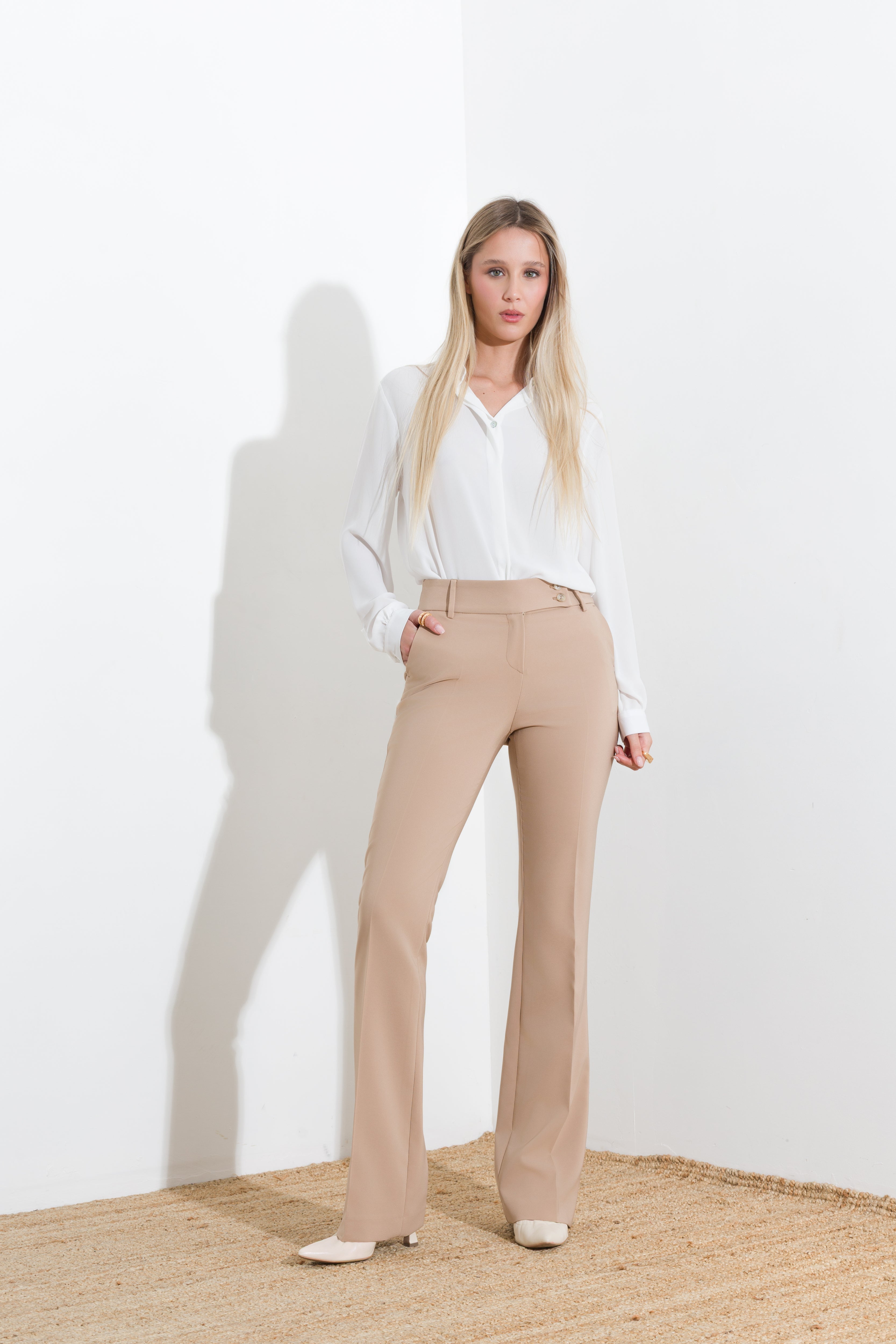 Pantalone flare in tecnico