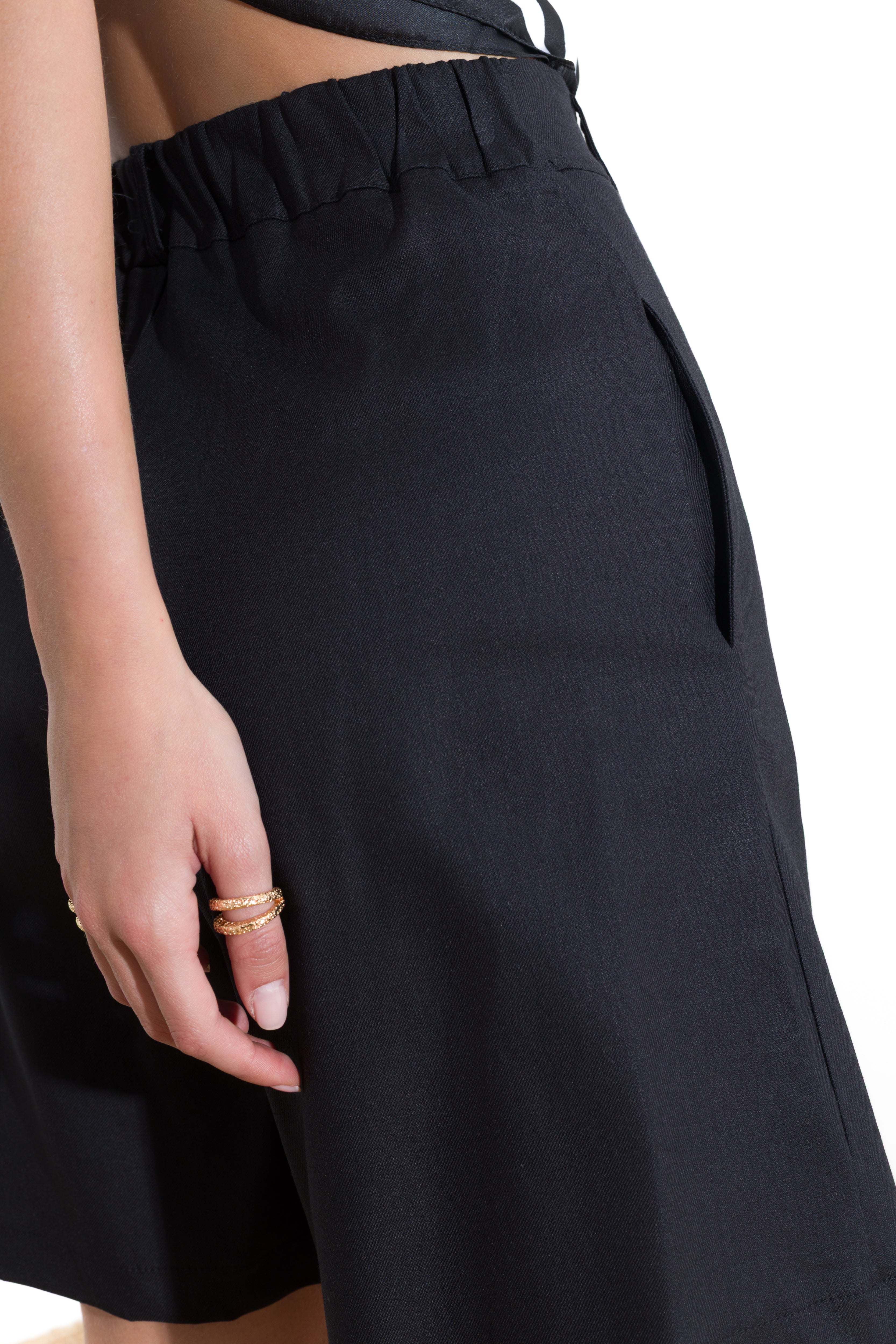 Bermuda shorts in linen and viscose
