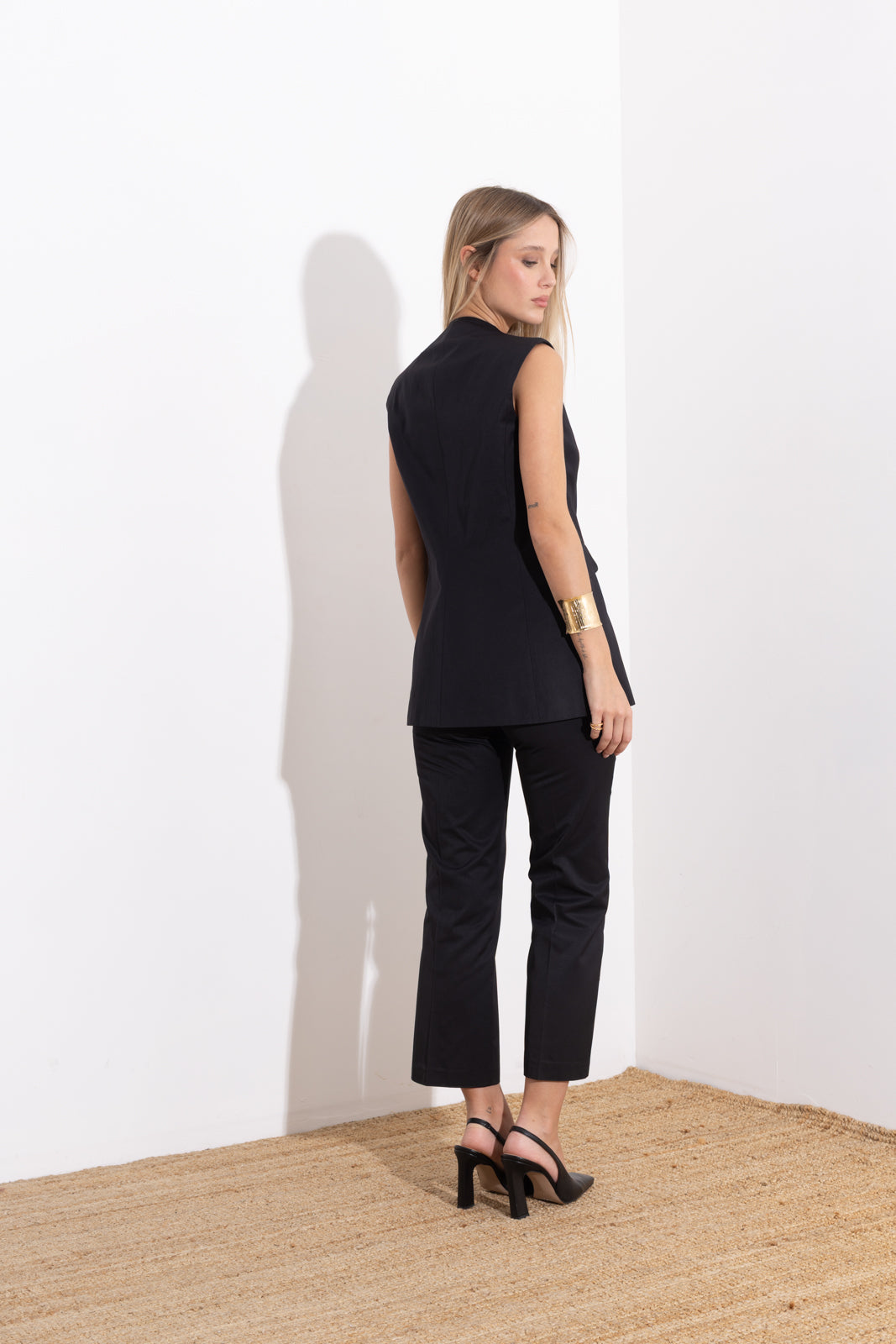 Sleeveless cotton jacket