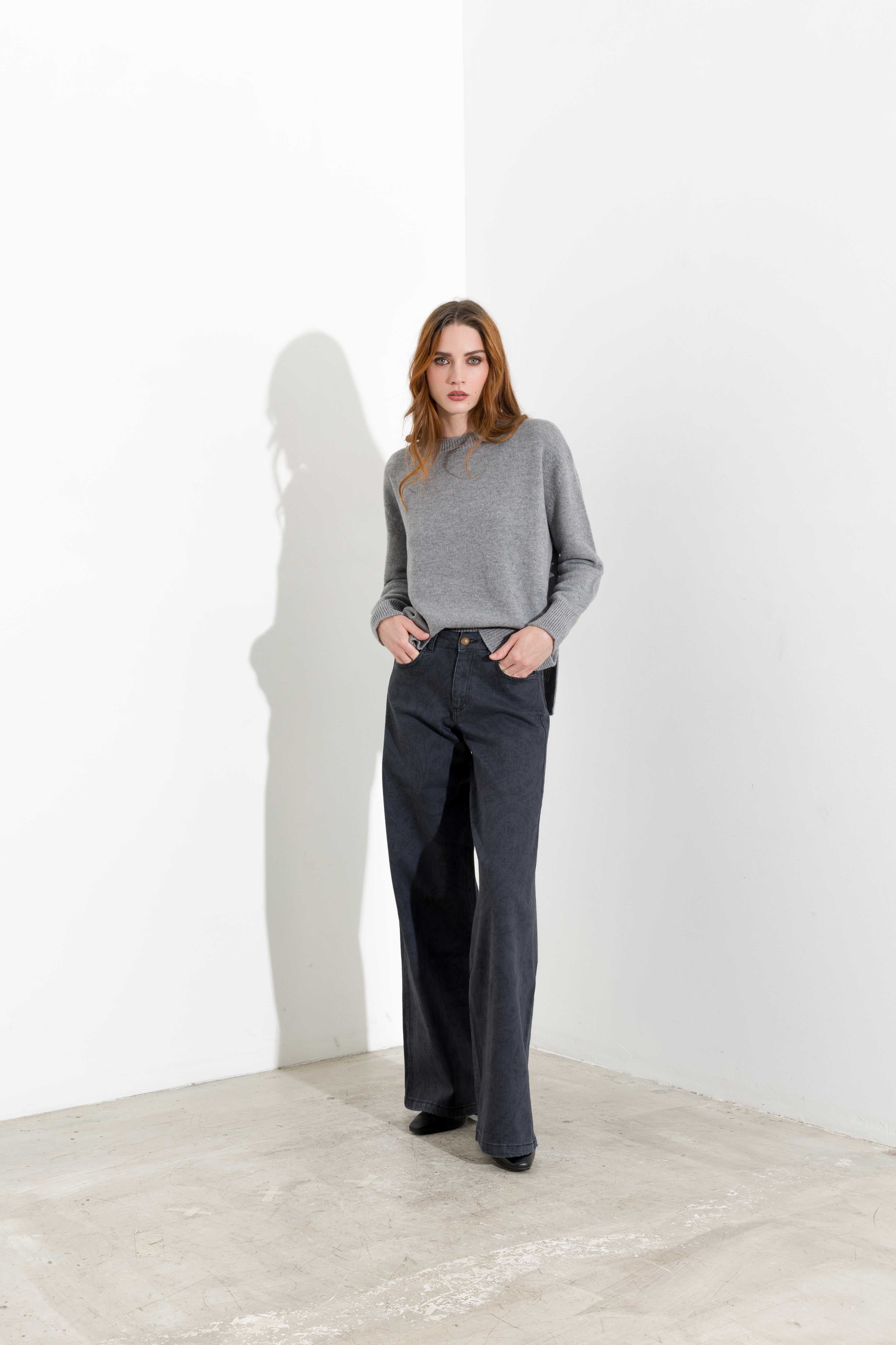 Maglia boxy in lana e cashmere con spacchi laterali