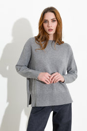 Maglia boxy in lana e cashmere con spacchi laterali