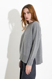 Maglia boxy in lana e cashmere con spacchi laterali