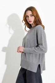 Maglia boxy in lana e cashmere con spacchi laterali