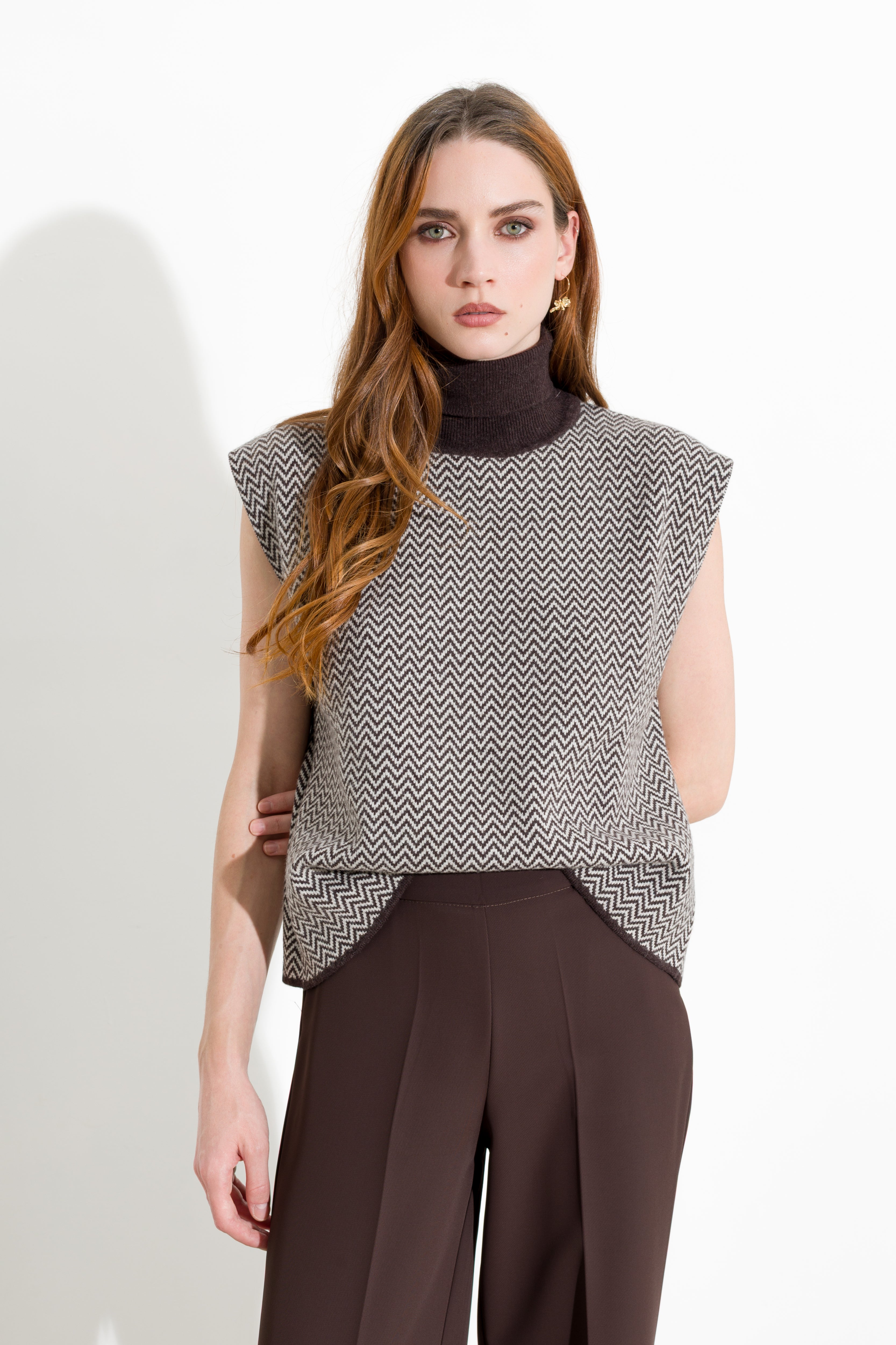Gilet dolcevita smanicato in misto lana