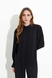 Blusa con pieghe e maniche blusanti