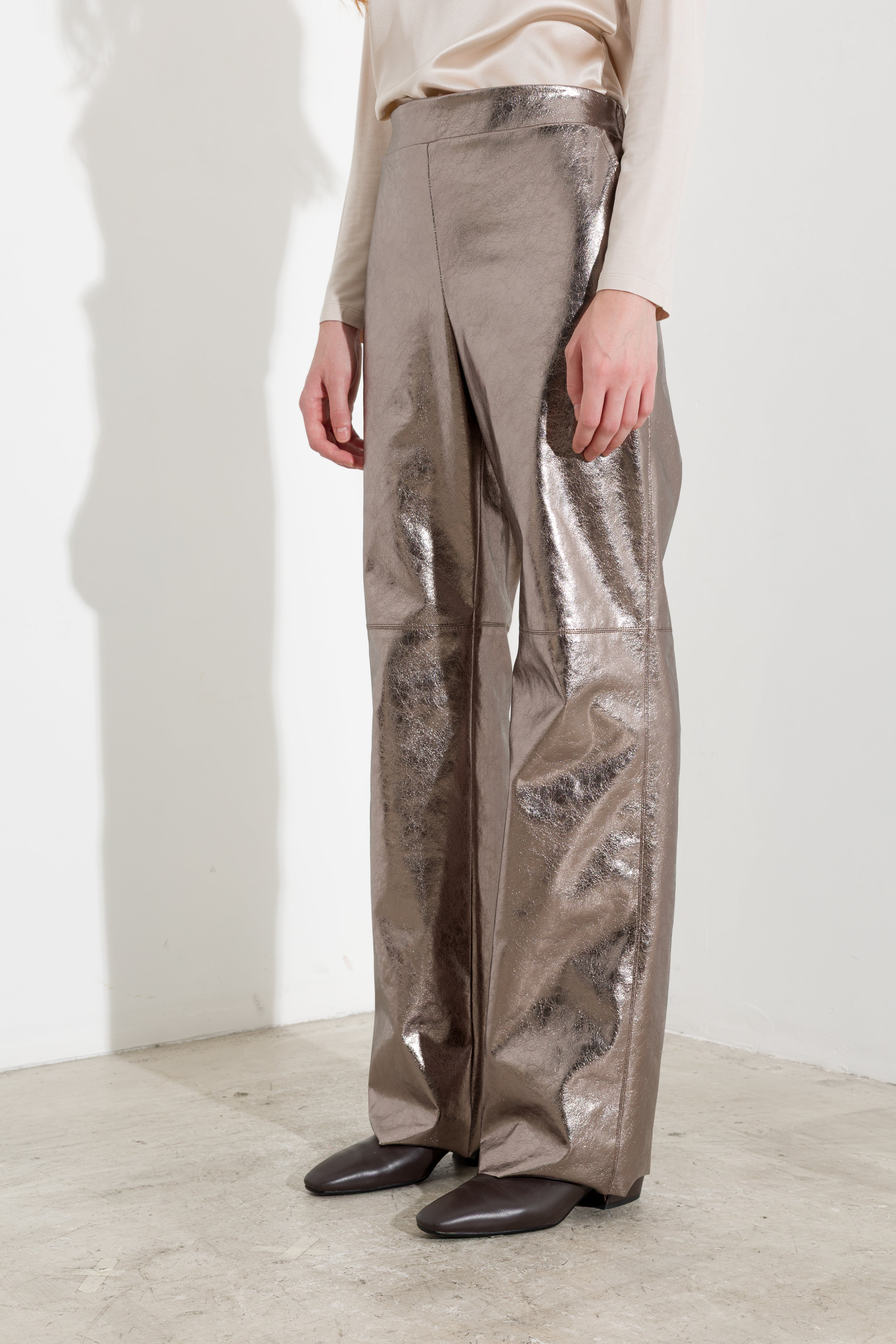 Pantalone effetto metallizzato