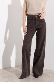 Pantaloni wide-leg in velluto a coste con tasche a toppa