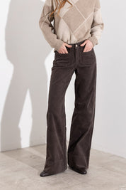 Pantaloni wide-leg in velluto a coste con tasche a toppa