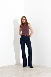 Jeans flare con cuciture frontali