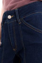 Jeans flare con cuciture frontali