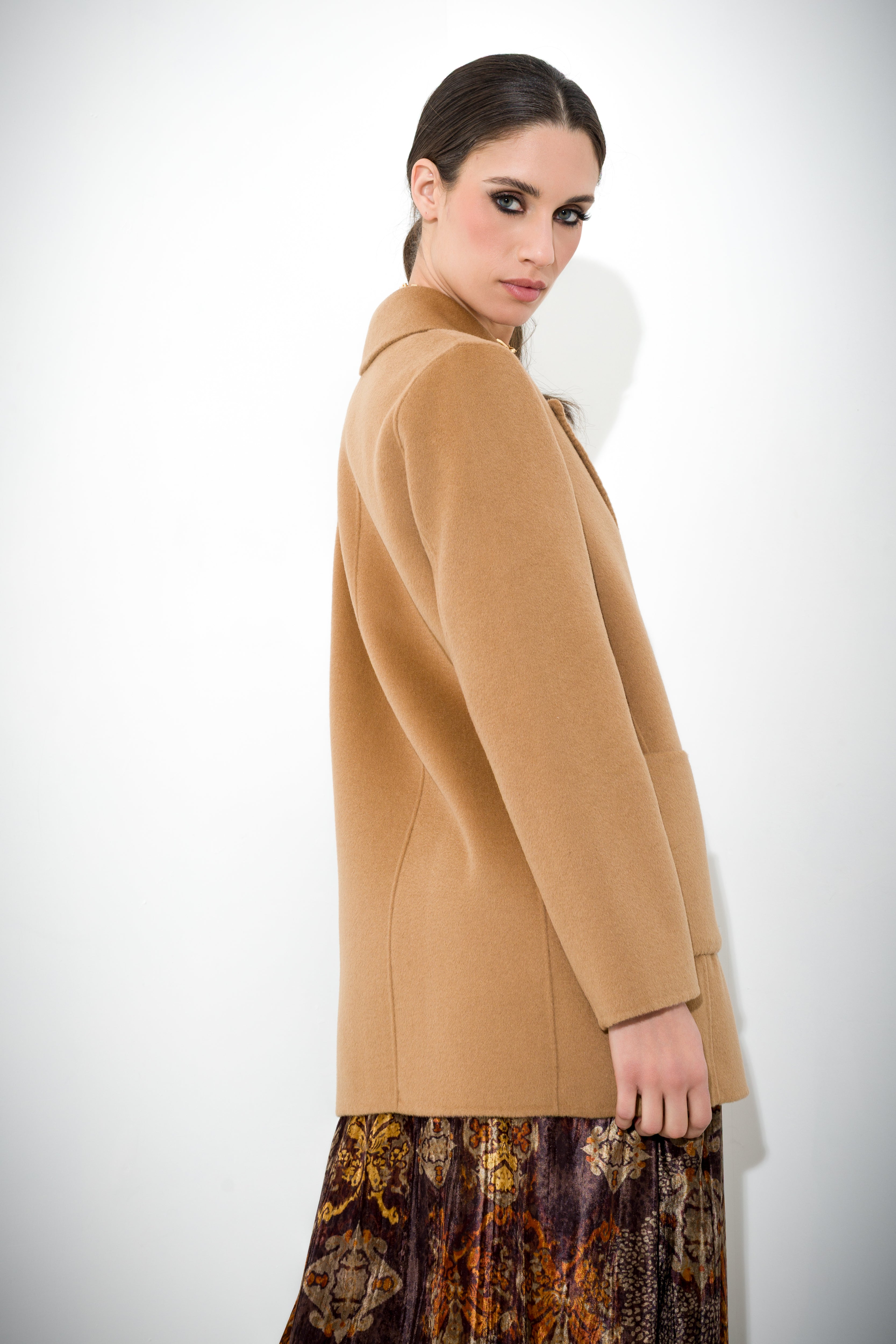 Cappotto doppiopetto in lana vergine