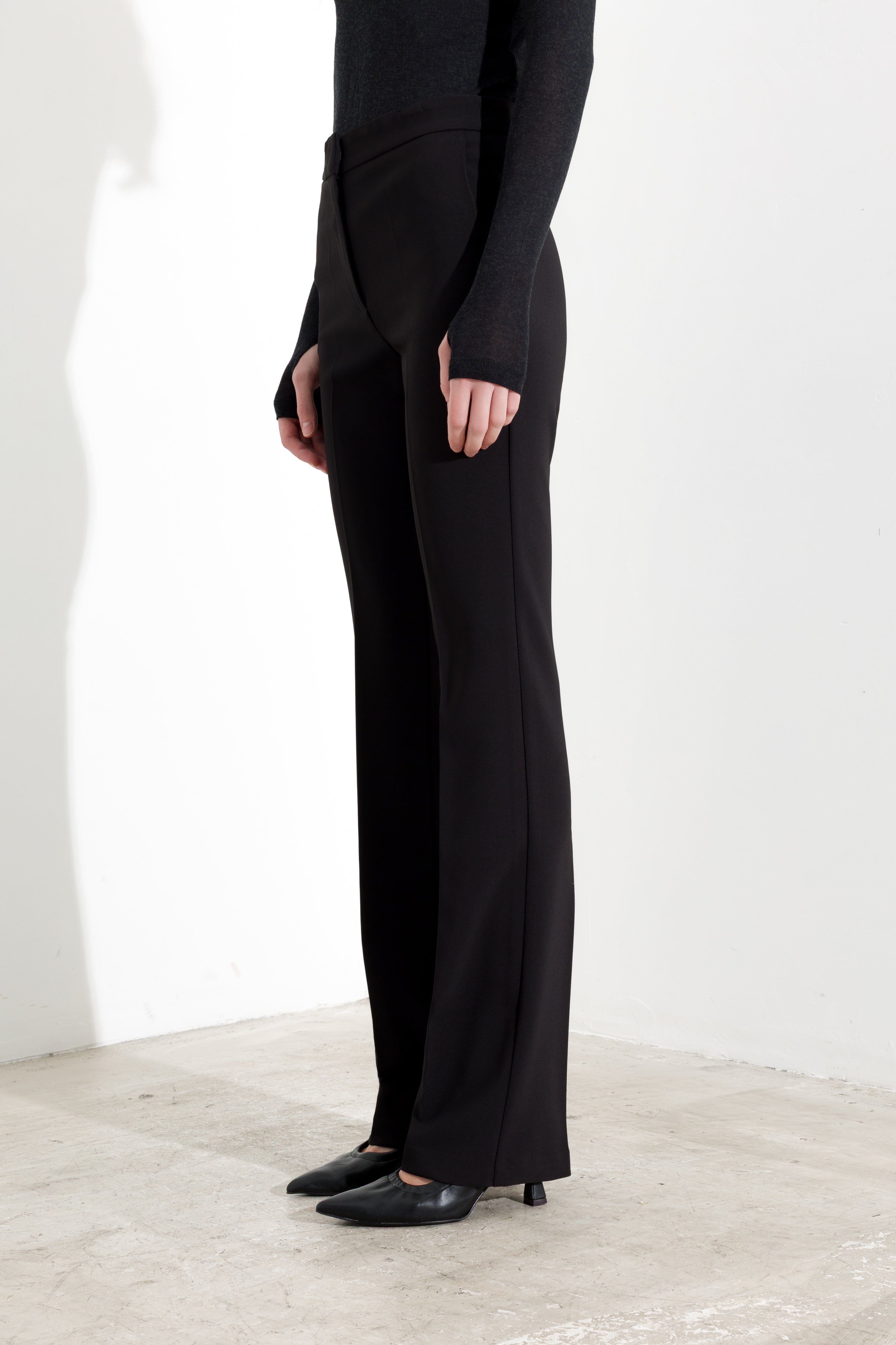 Pantaloni flare a vita alta