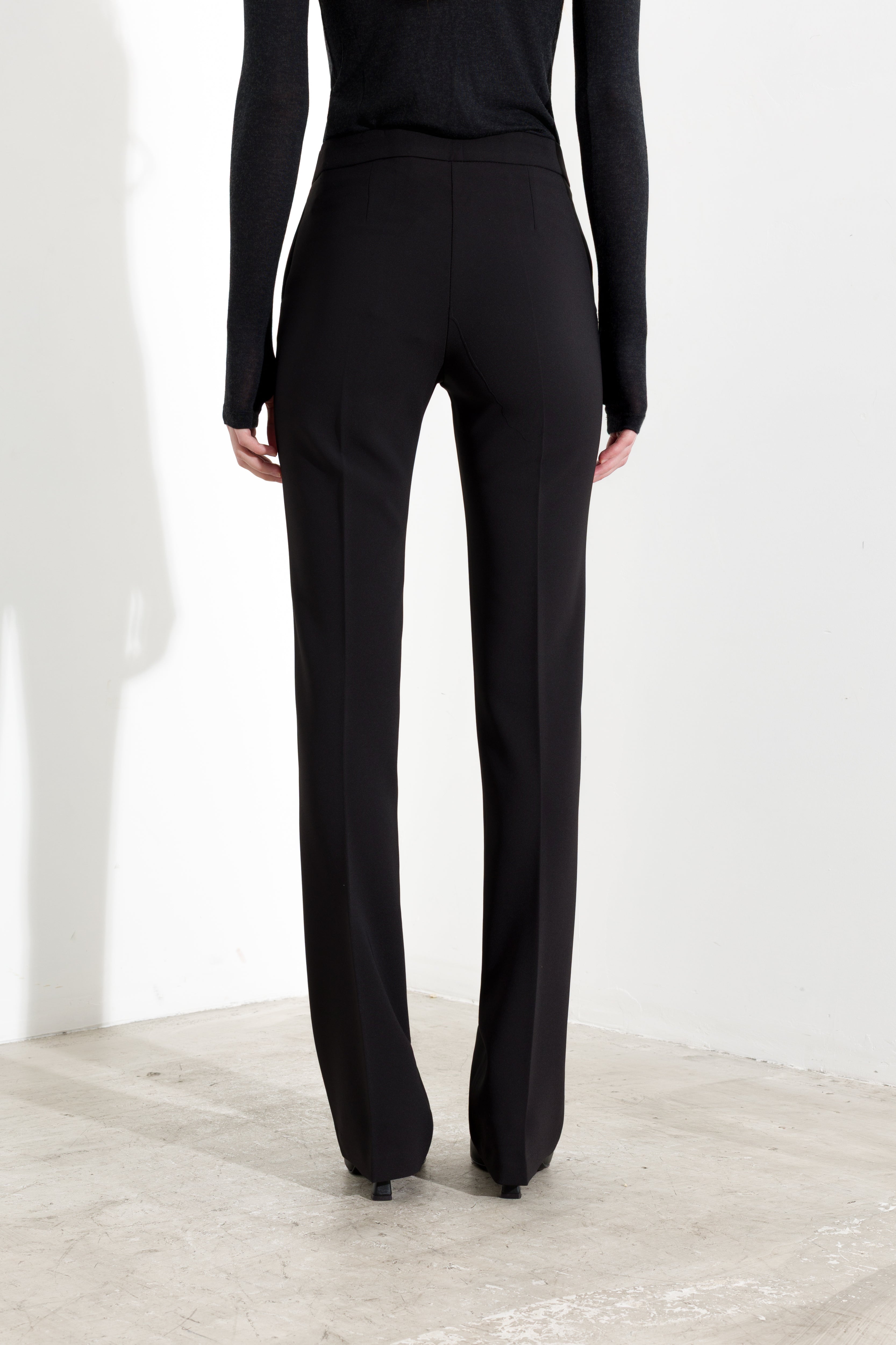 Pantaloni flare a vita alta