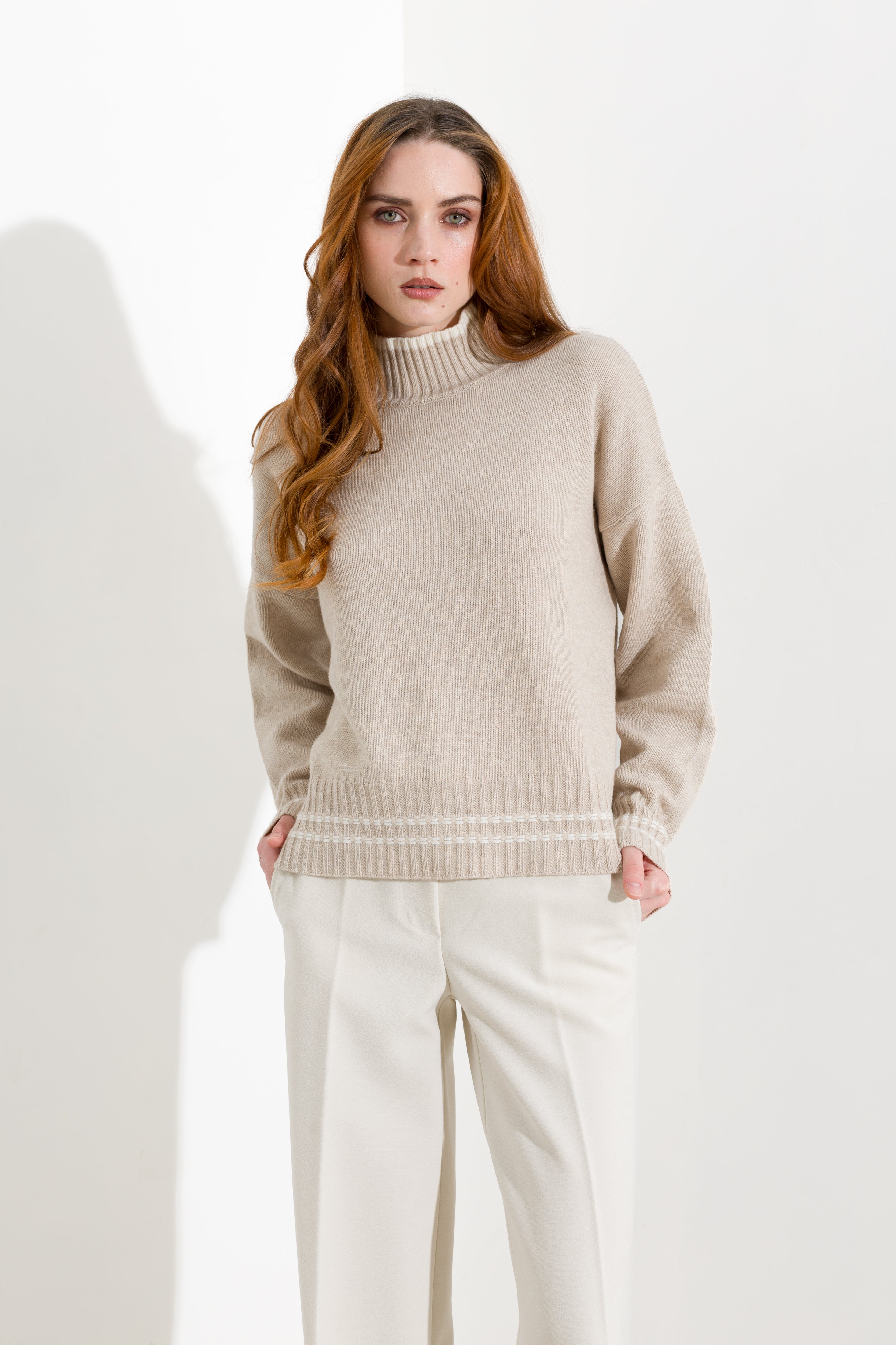 Maglia mezzo collo con dettagli a contrasto - Friendly Sweater