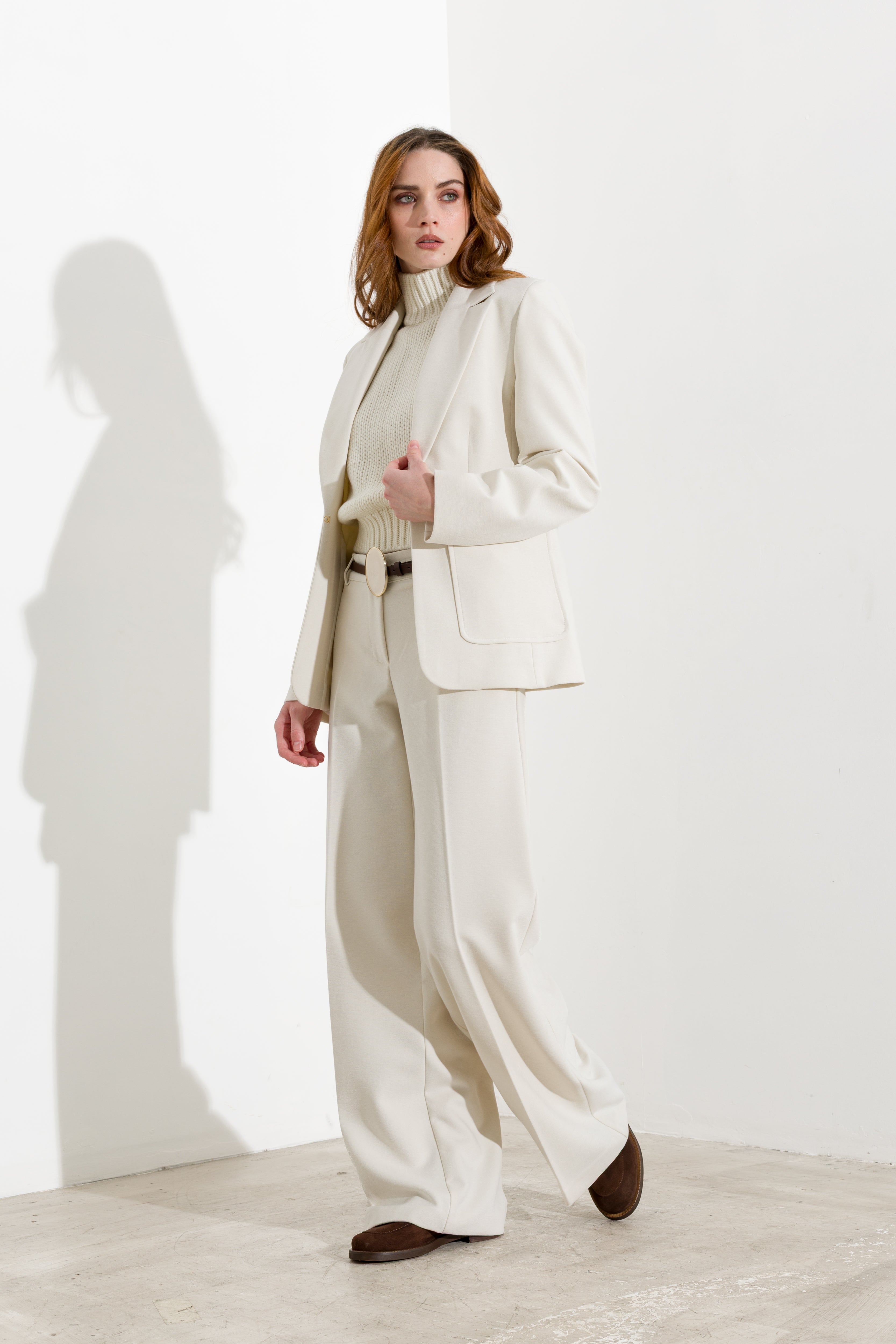 Blazer con chiusura gioiello