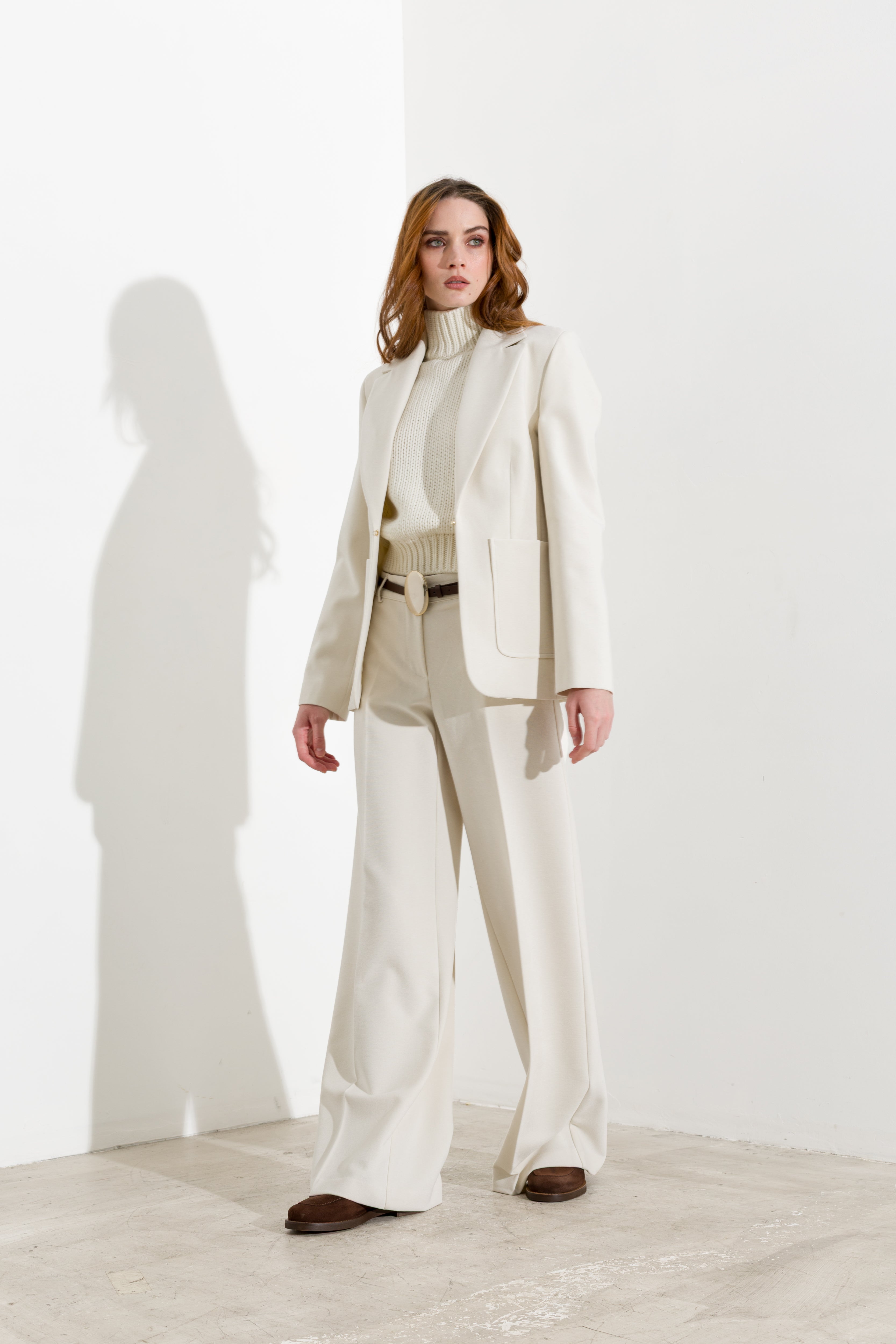 Blazer con chiusura gioiello