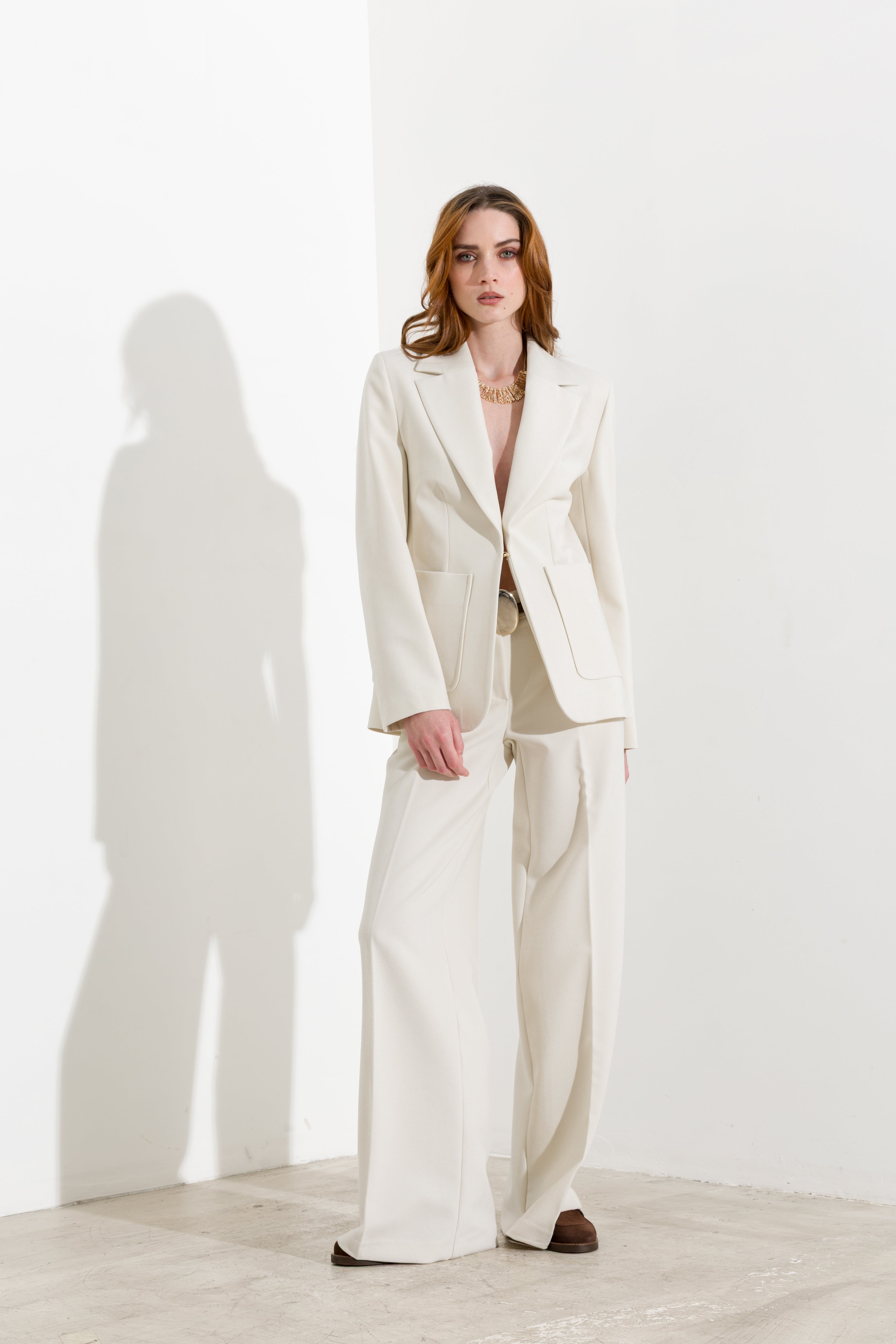 Blazer con chiusura gioiello