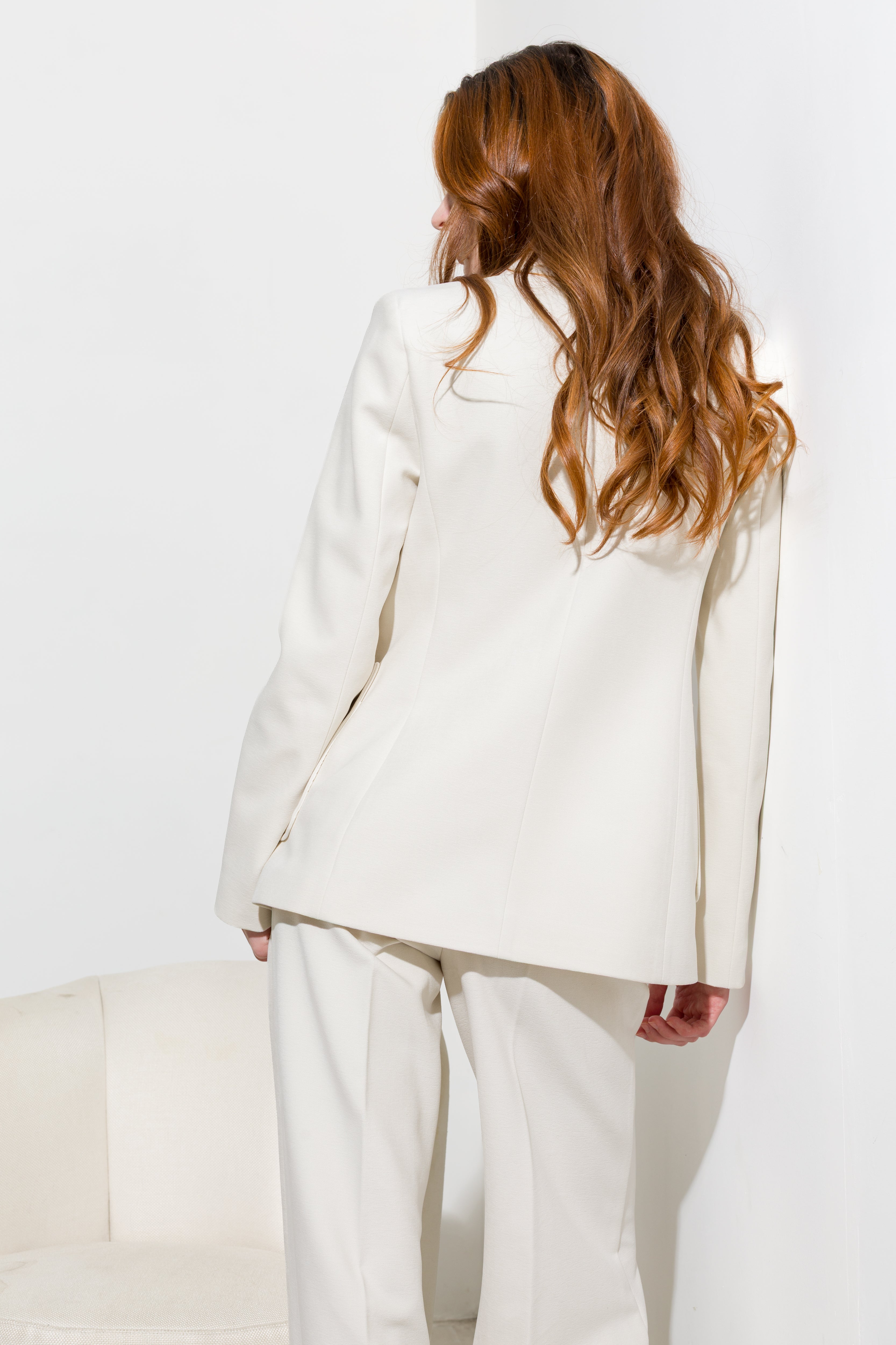 Blazer con chiusura gioiello