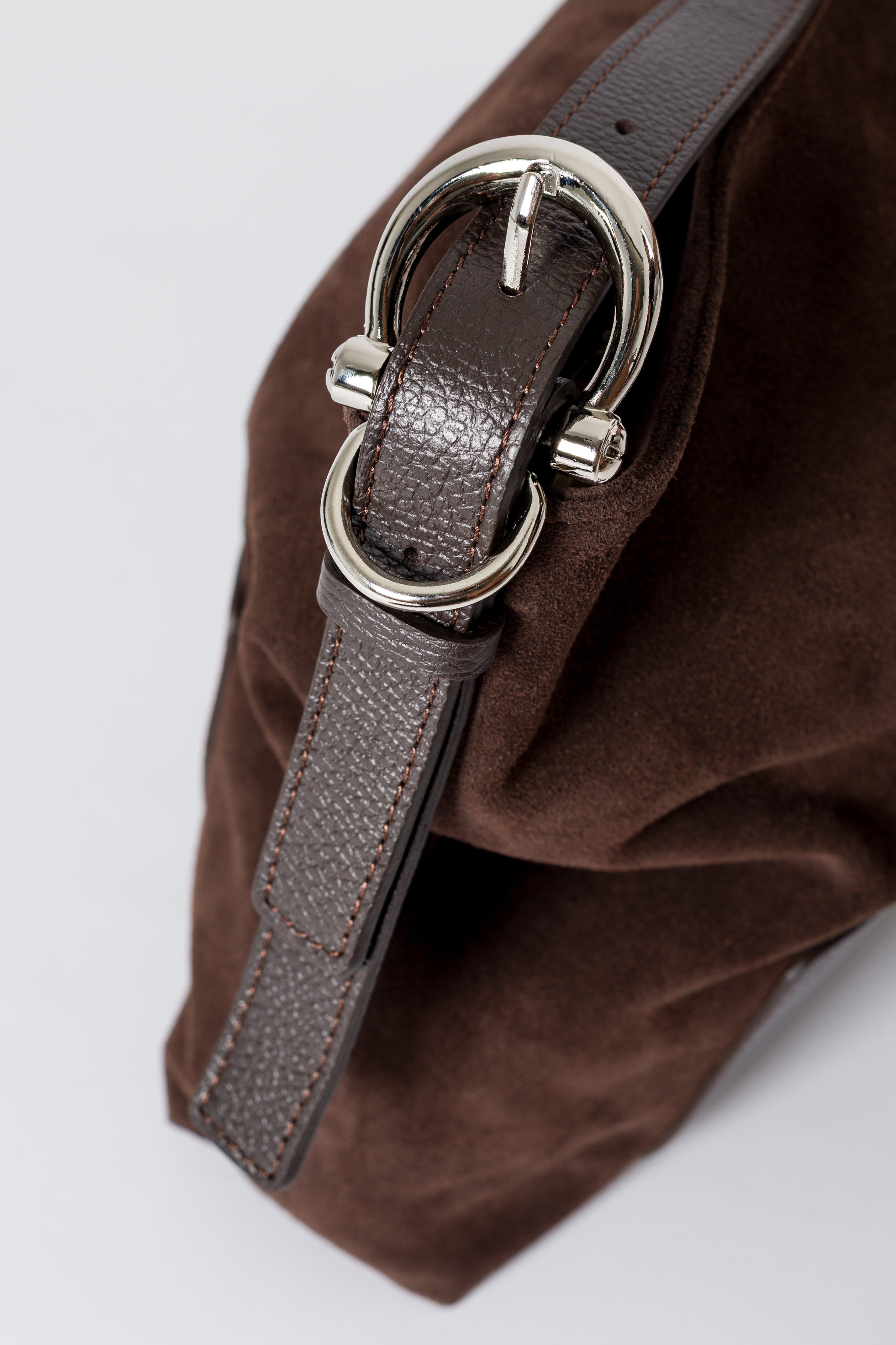 Borsa hobo in camoscio e pelle martellata