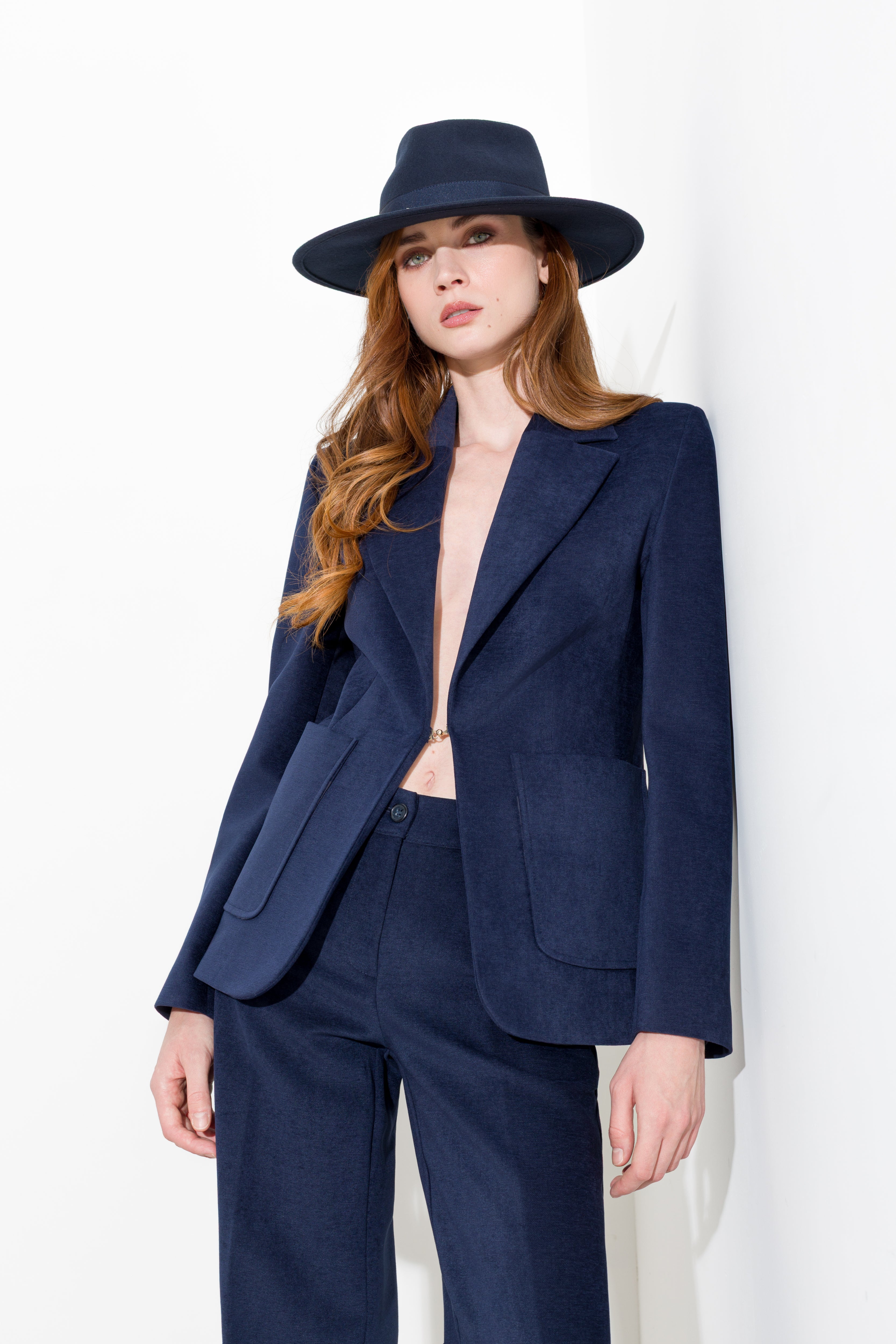 Blazer con chiusura gioiello