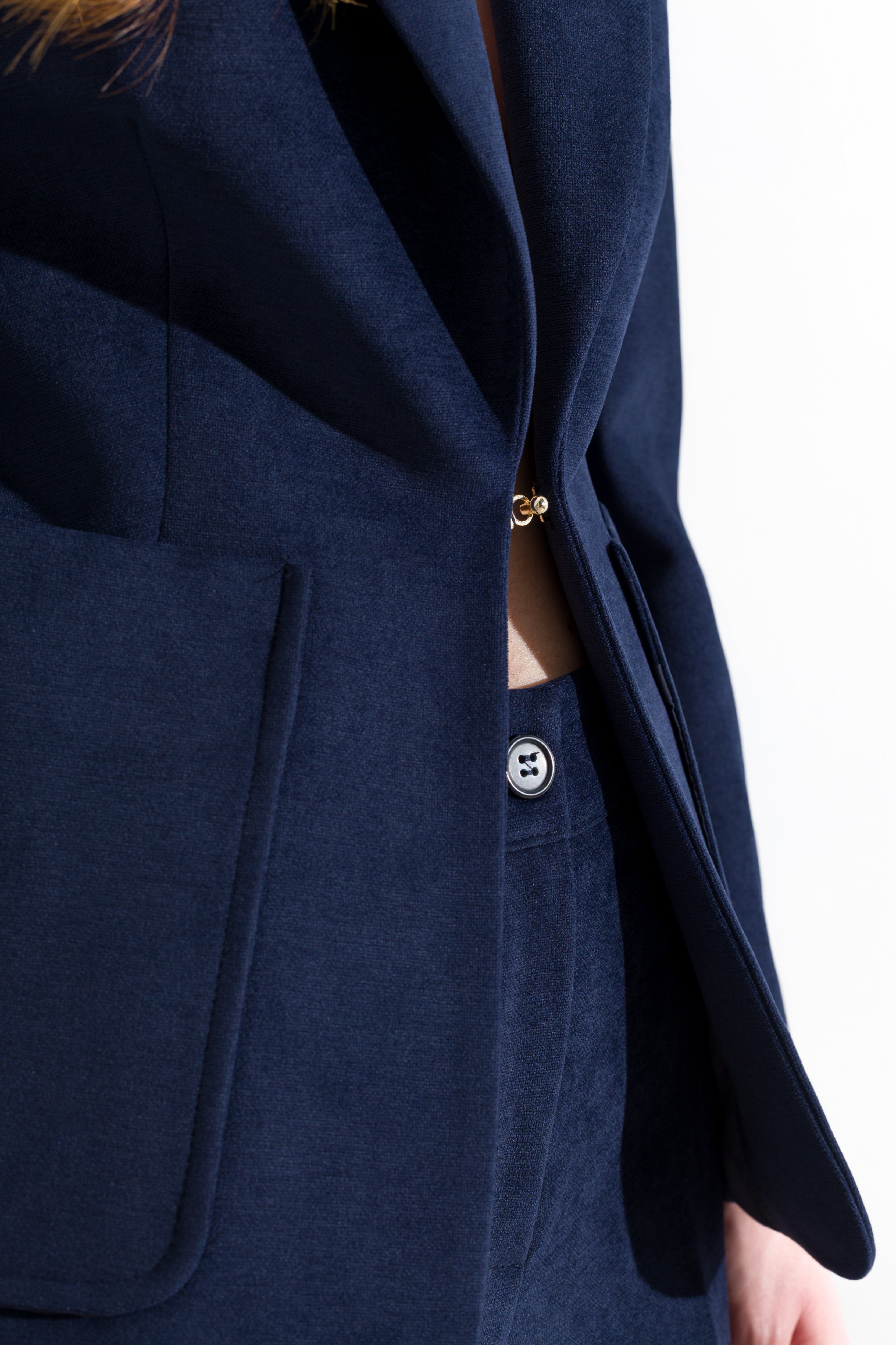 Blazer con chiusura gioiello