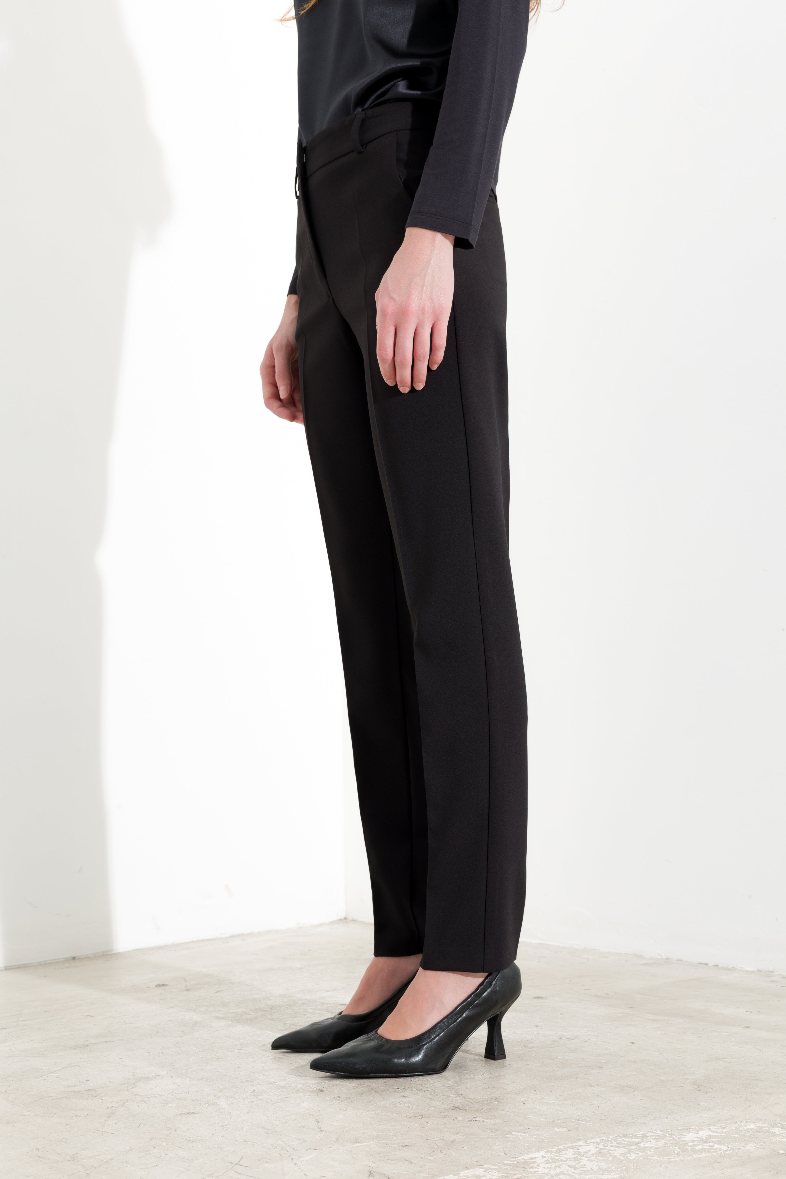 Pantalone dritto a sigaretta