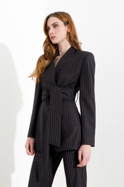 Blazer gessato con cintura
