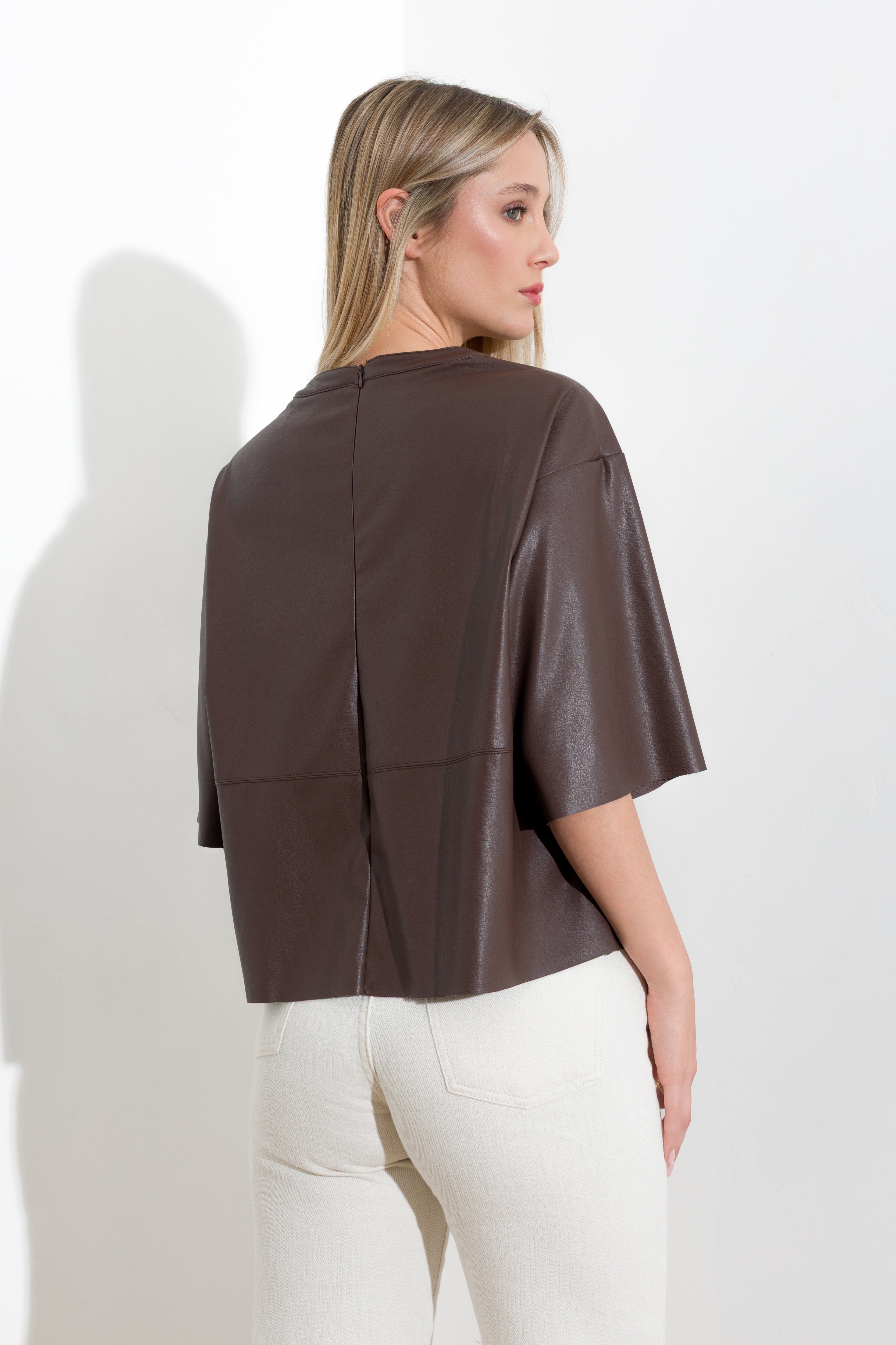 T-shirt in similpelle - Compagnia Italiana