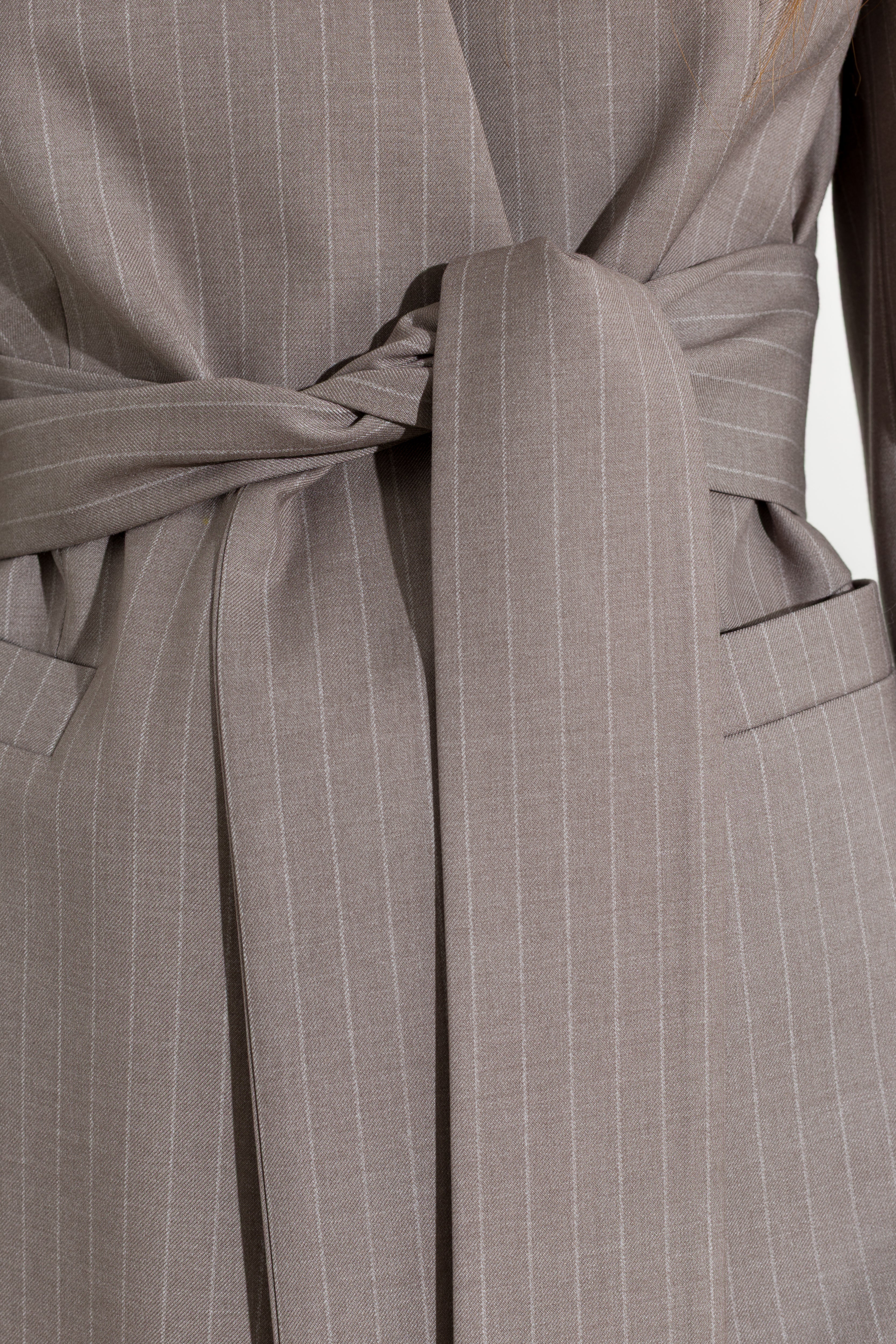 Blazer gessato con cintura