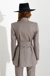 Blazer gessato con cintura