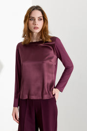 Jersey de satén con escote barco